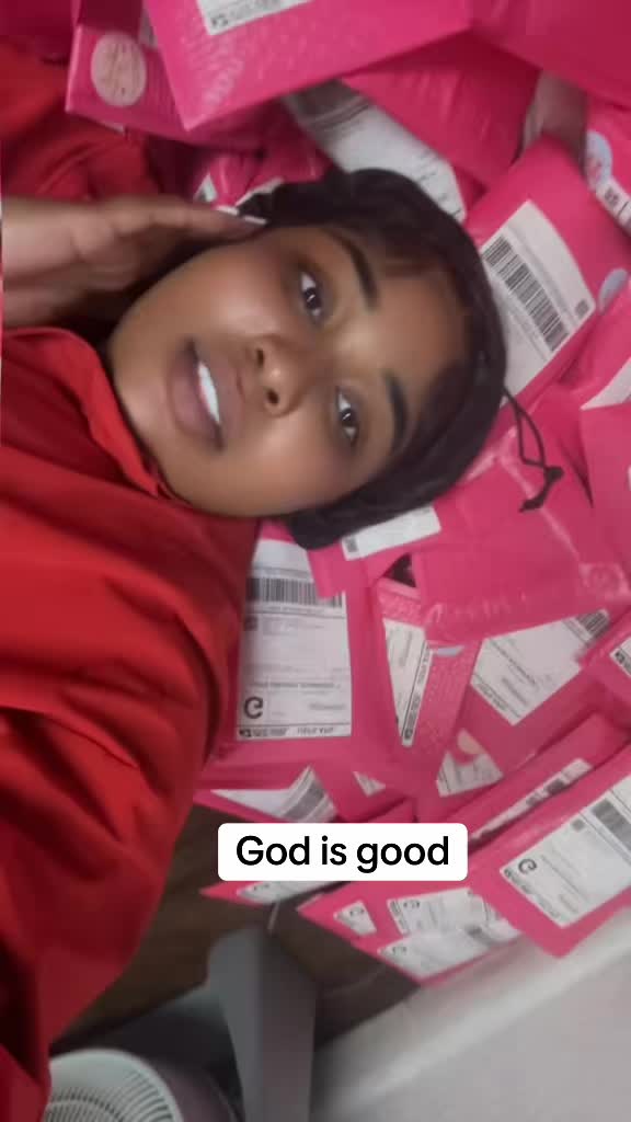 @wooladytv