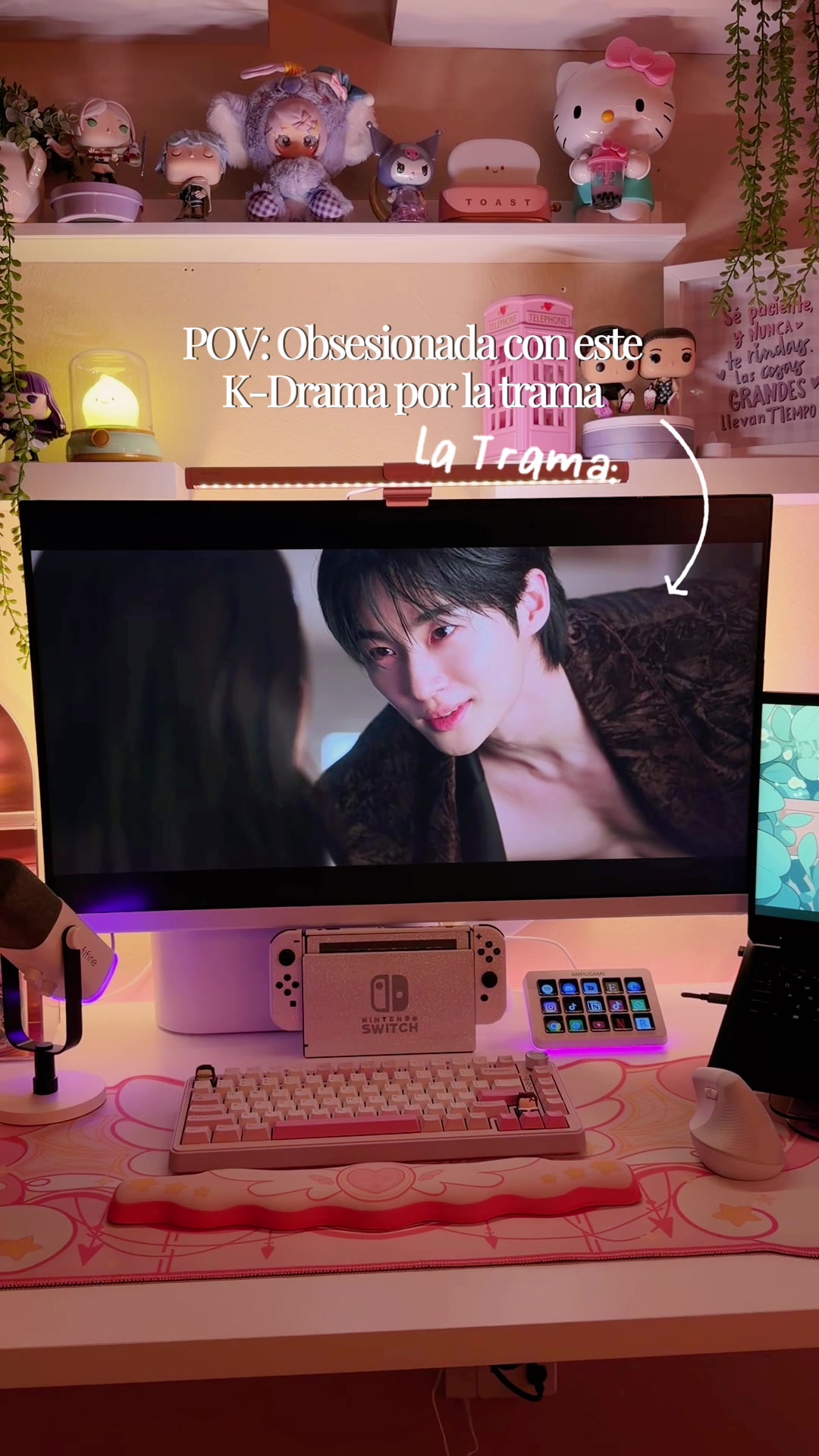 @Paola | Cozy Desk Setup