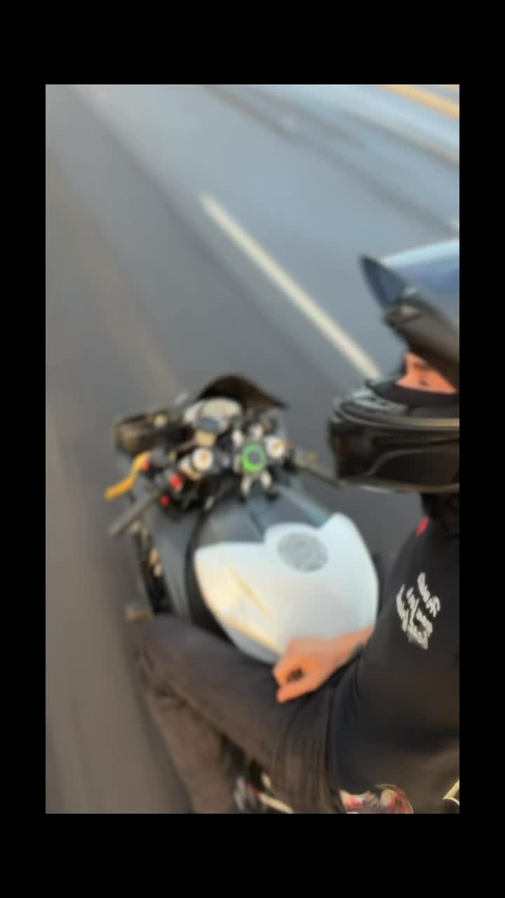 @Ayeyoa_600
