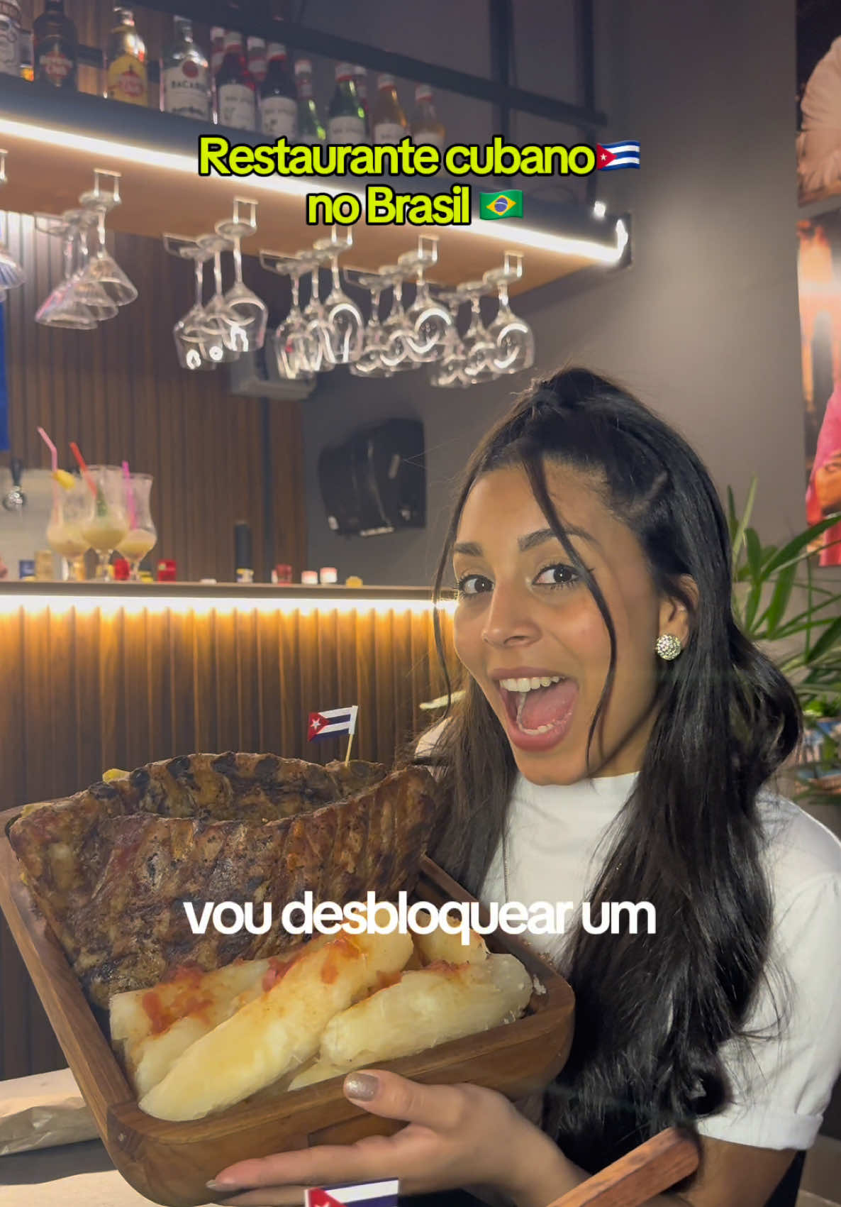 @Elena Ayala