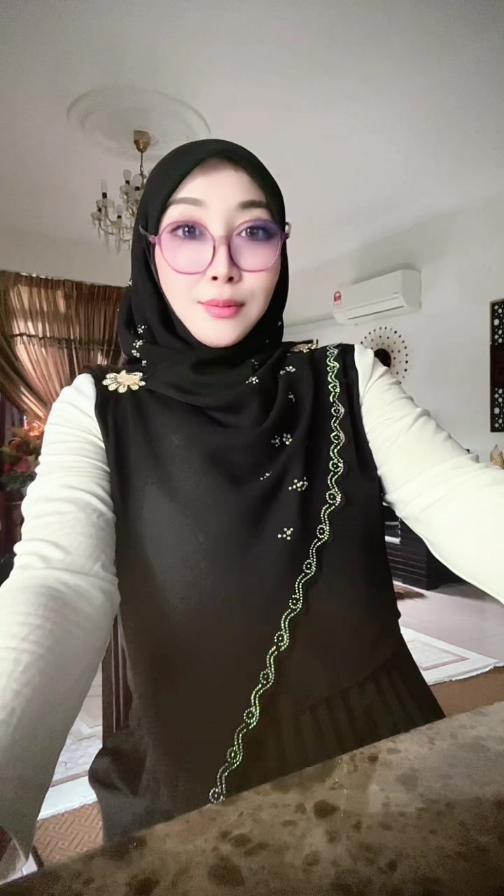 @Anies manja