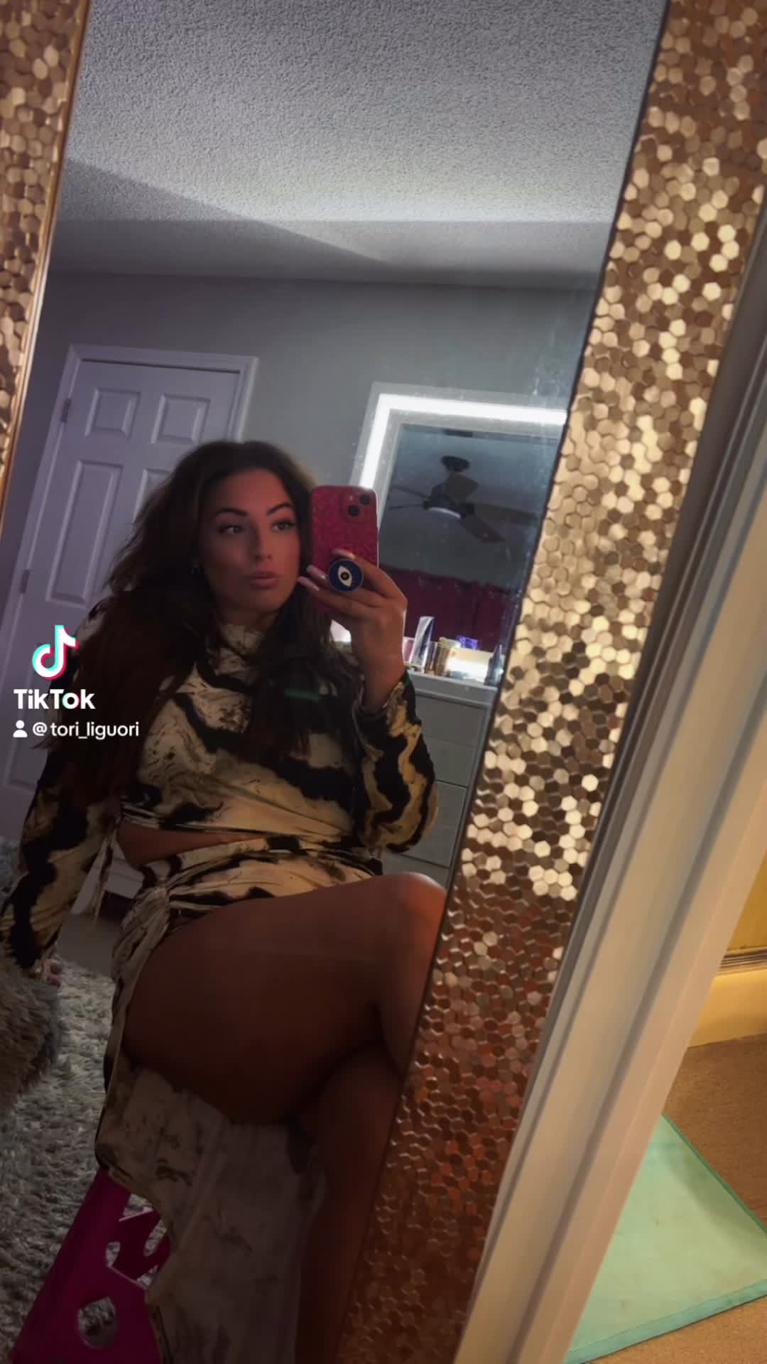 @TORI 🖤