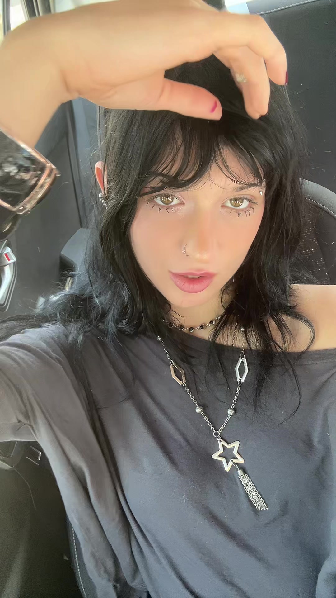 @…
