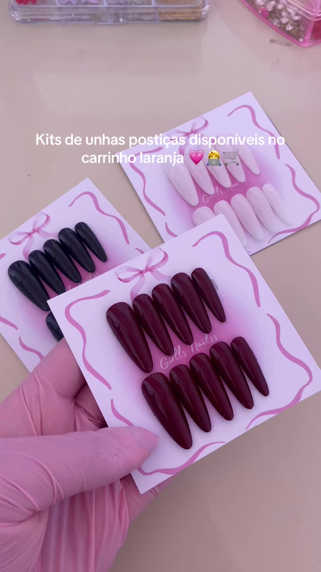 @UNHAS POSTIÇAS