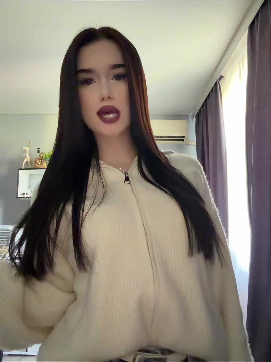 @𝓤.