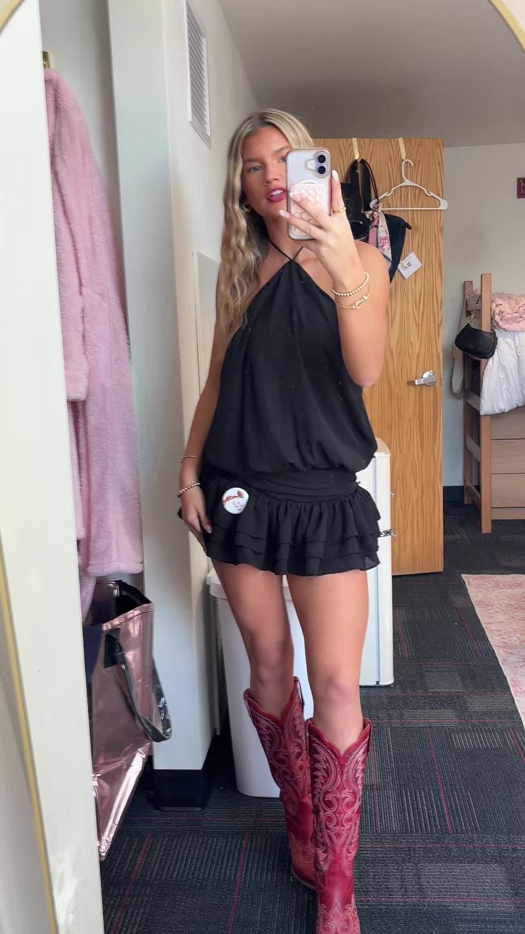 @elle_parker_