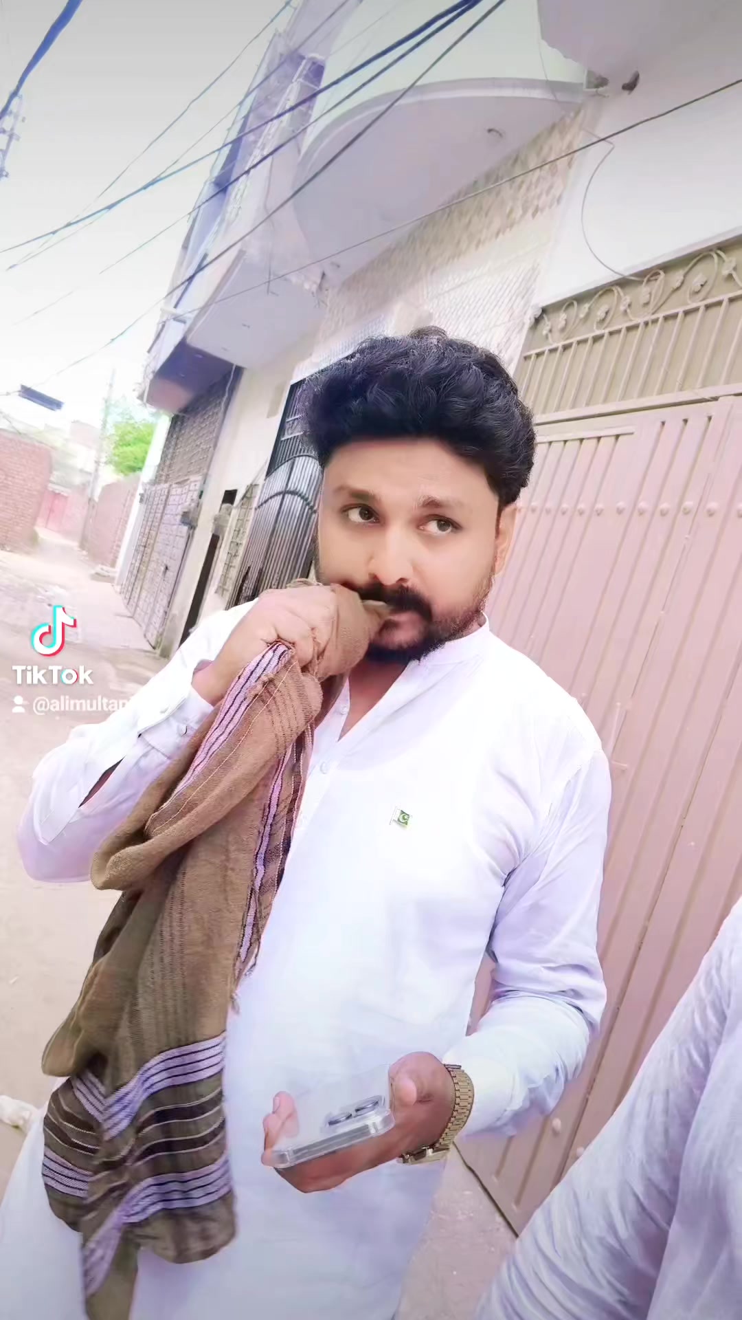 @AfreenGull