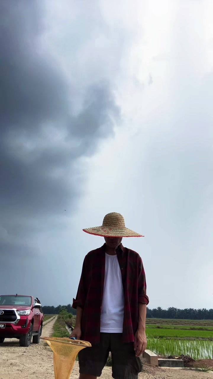 @Jimi Walks 10,000 Steps A Day