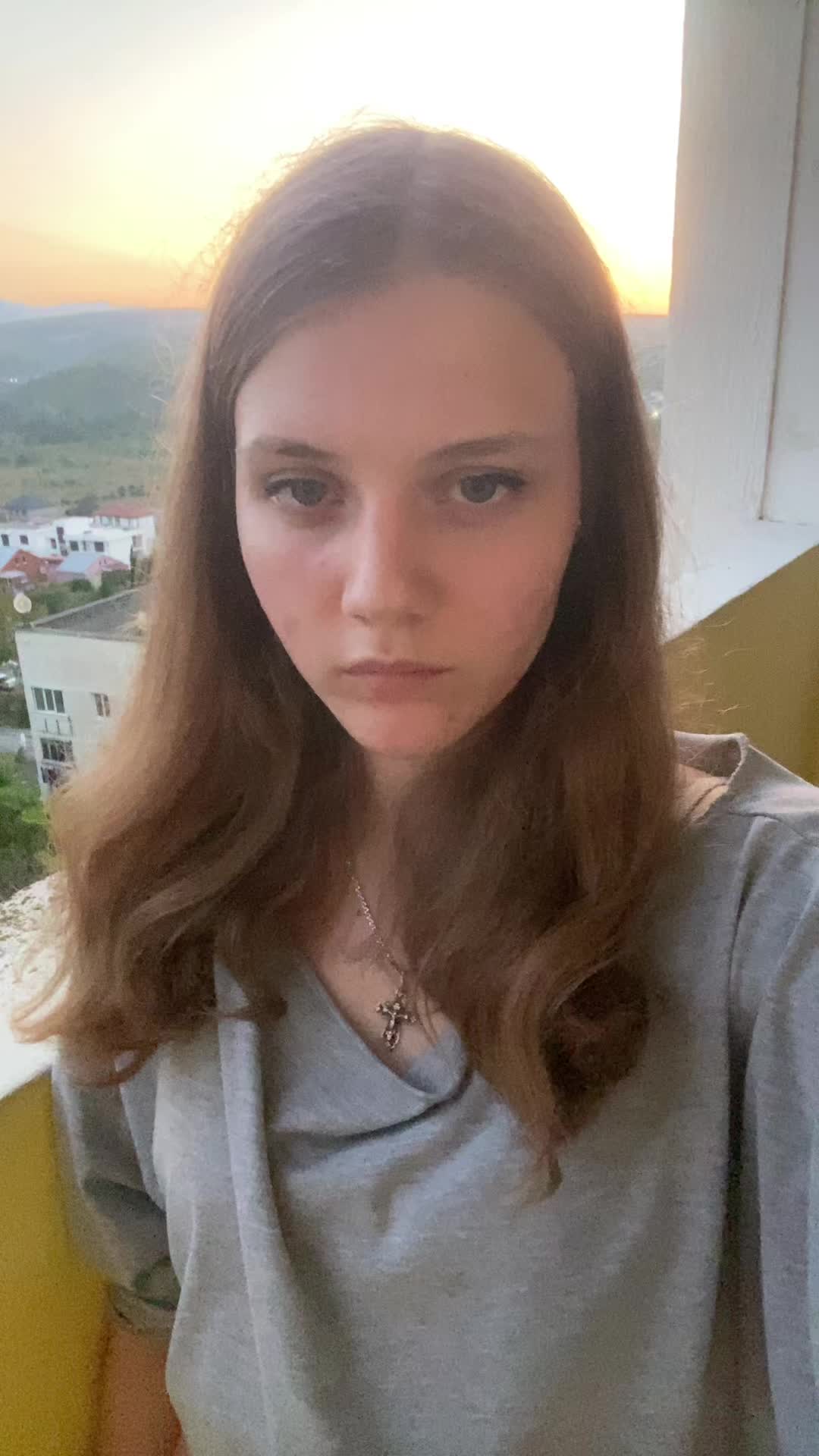 @thelanamog