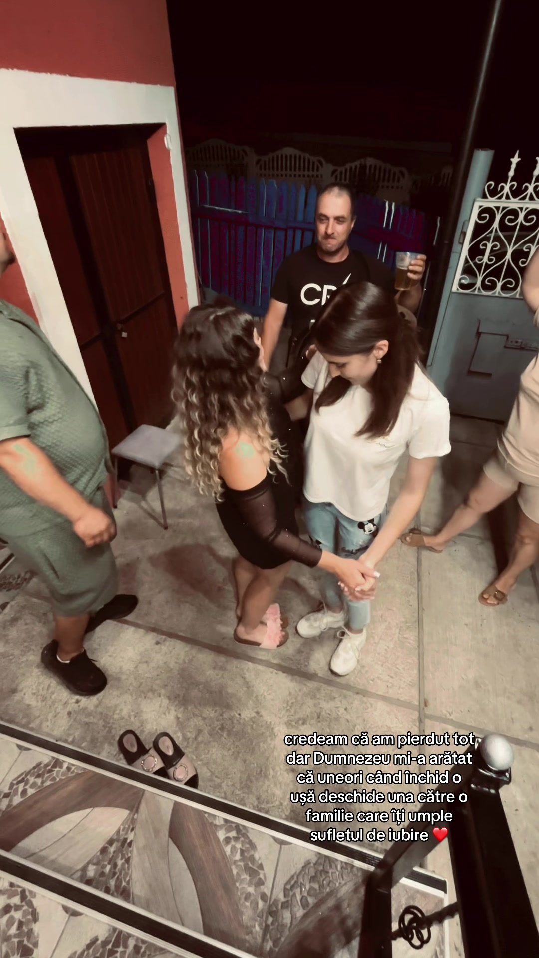 @デニス