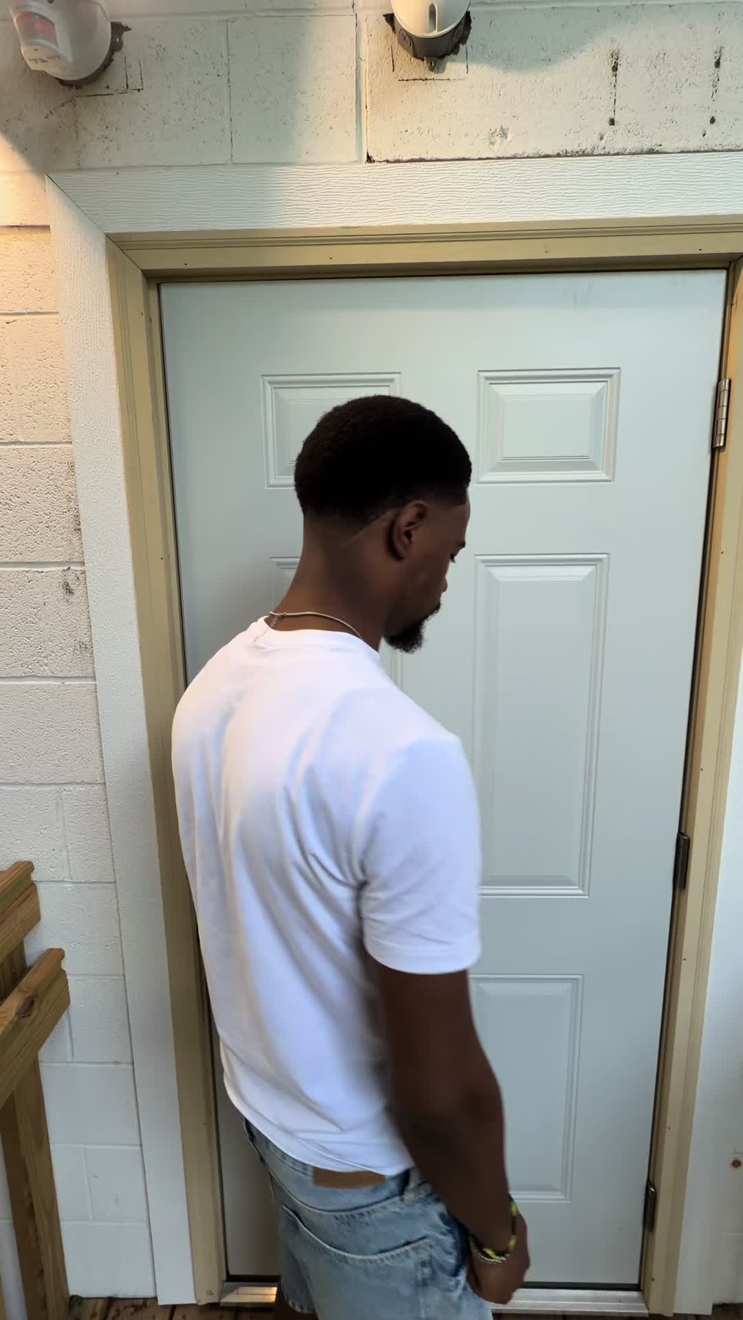 @CutzbyBanks