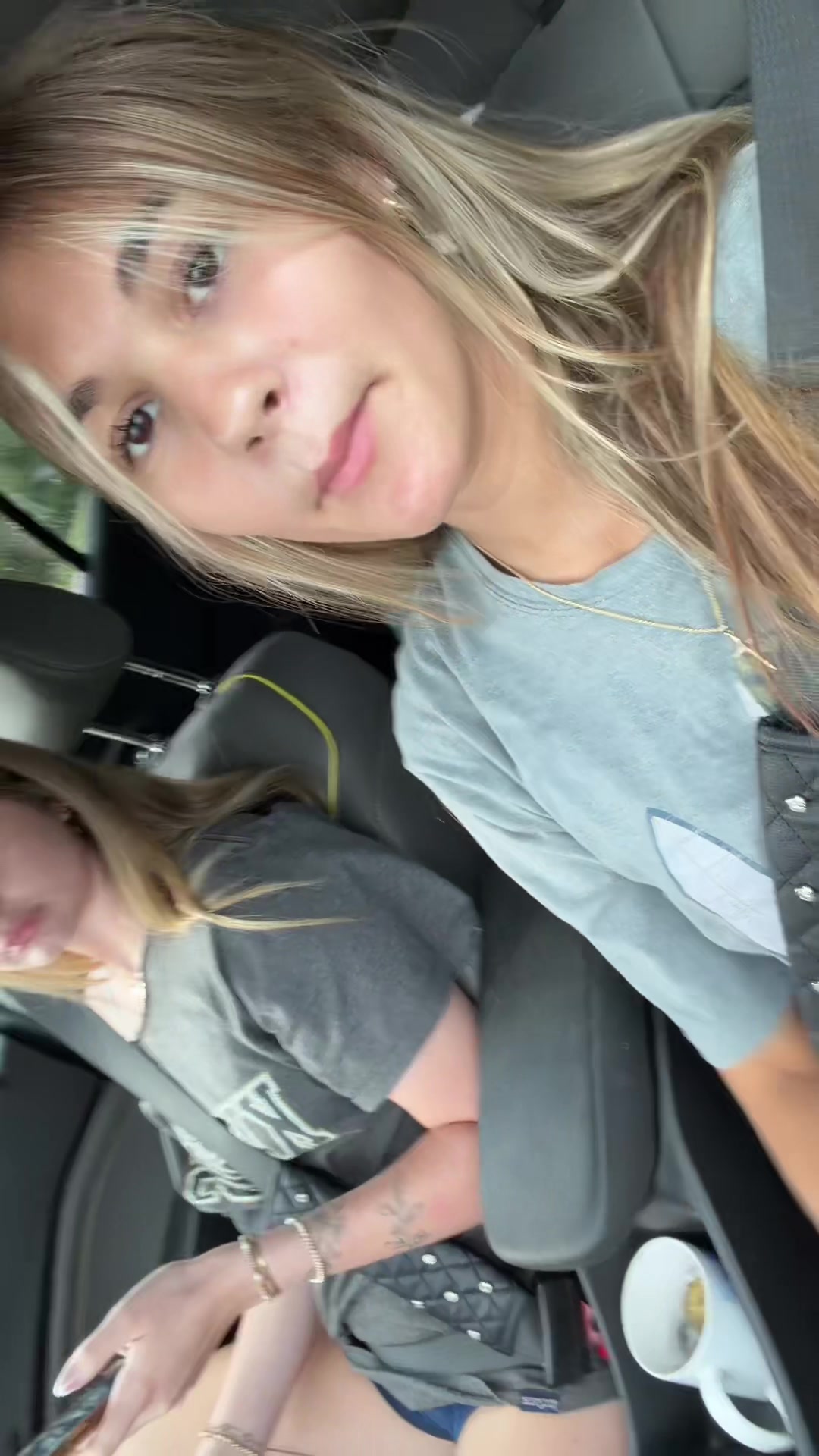@😻