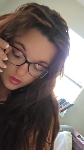 @🎀curvybratbabe71
