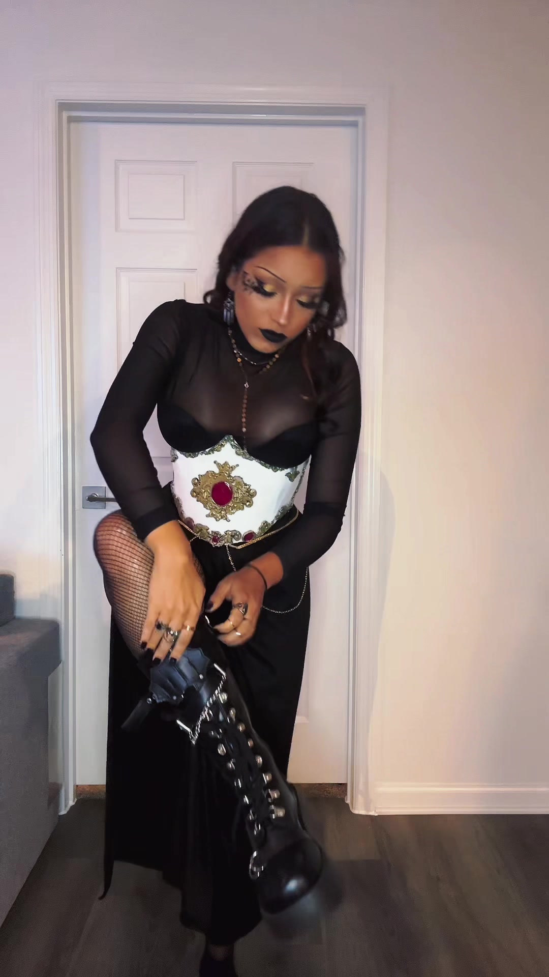 @Vee🖤