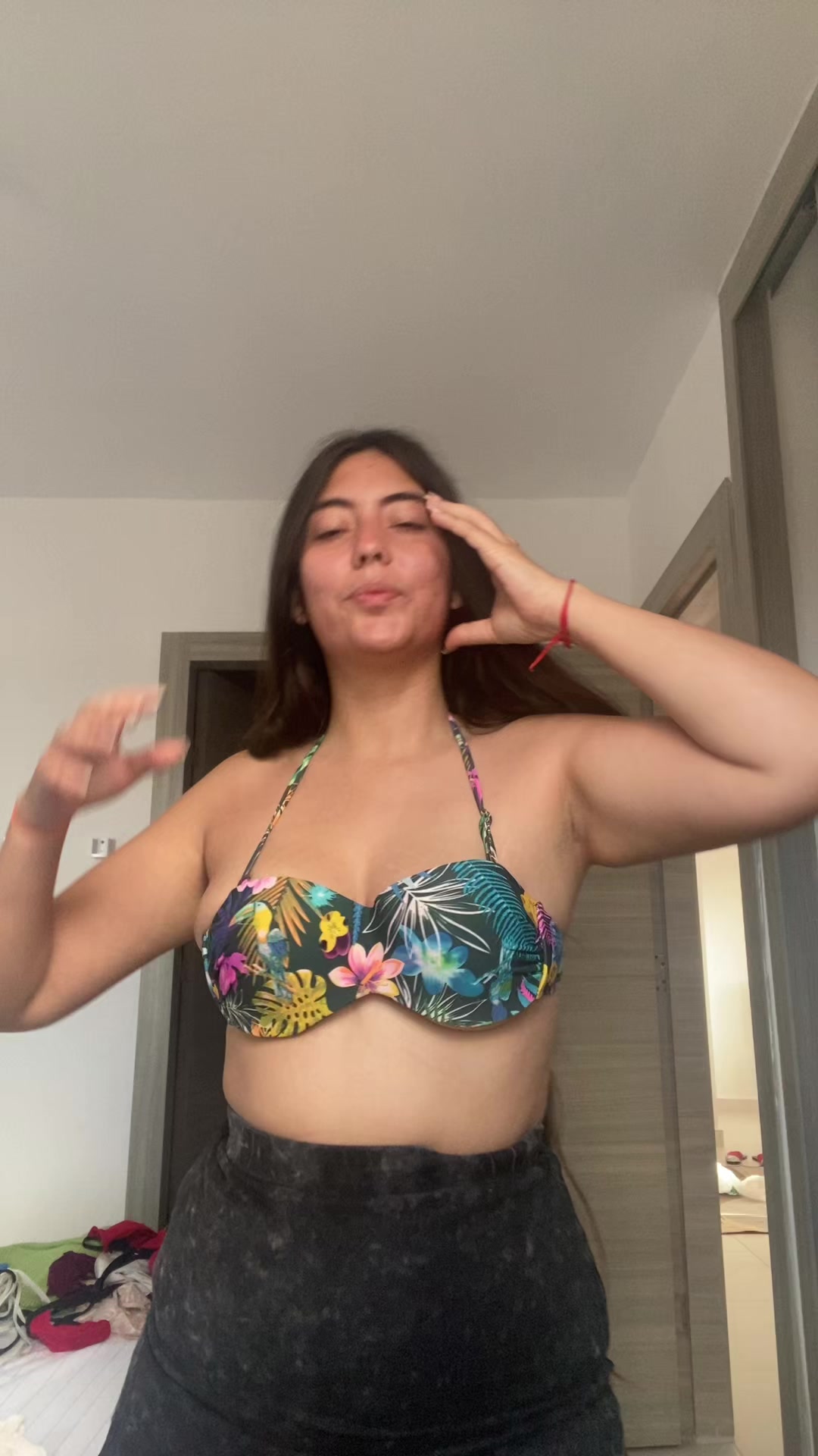 @Abril