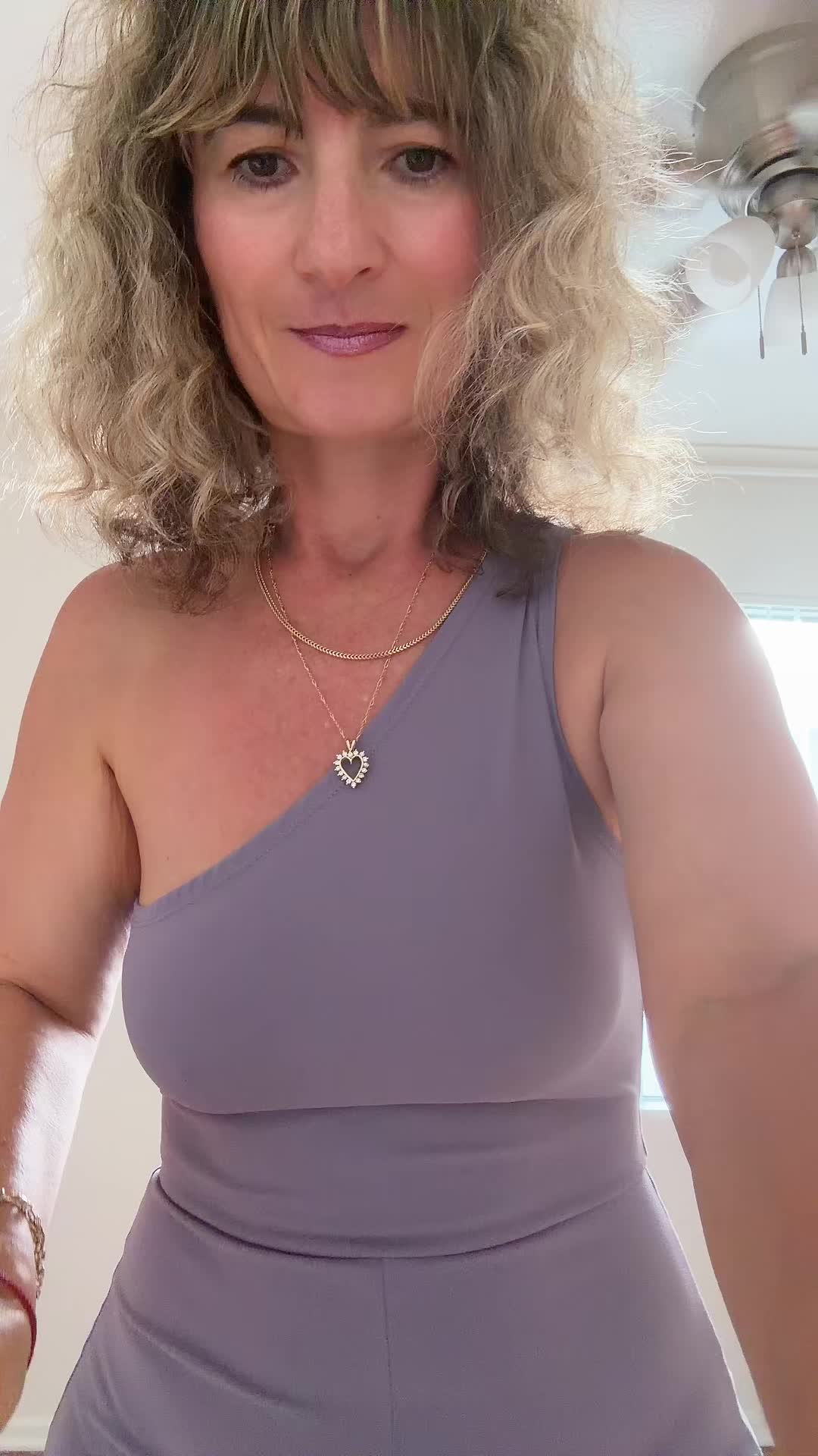 @Bella