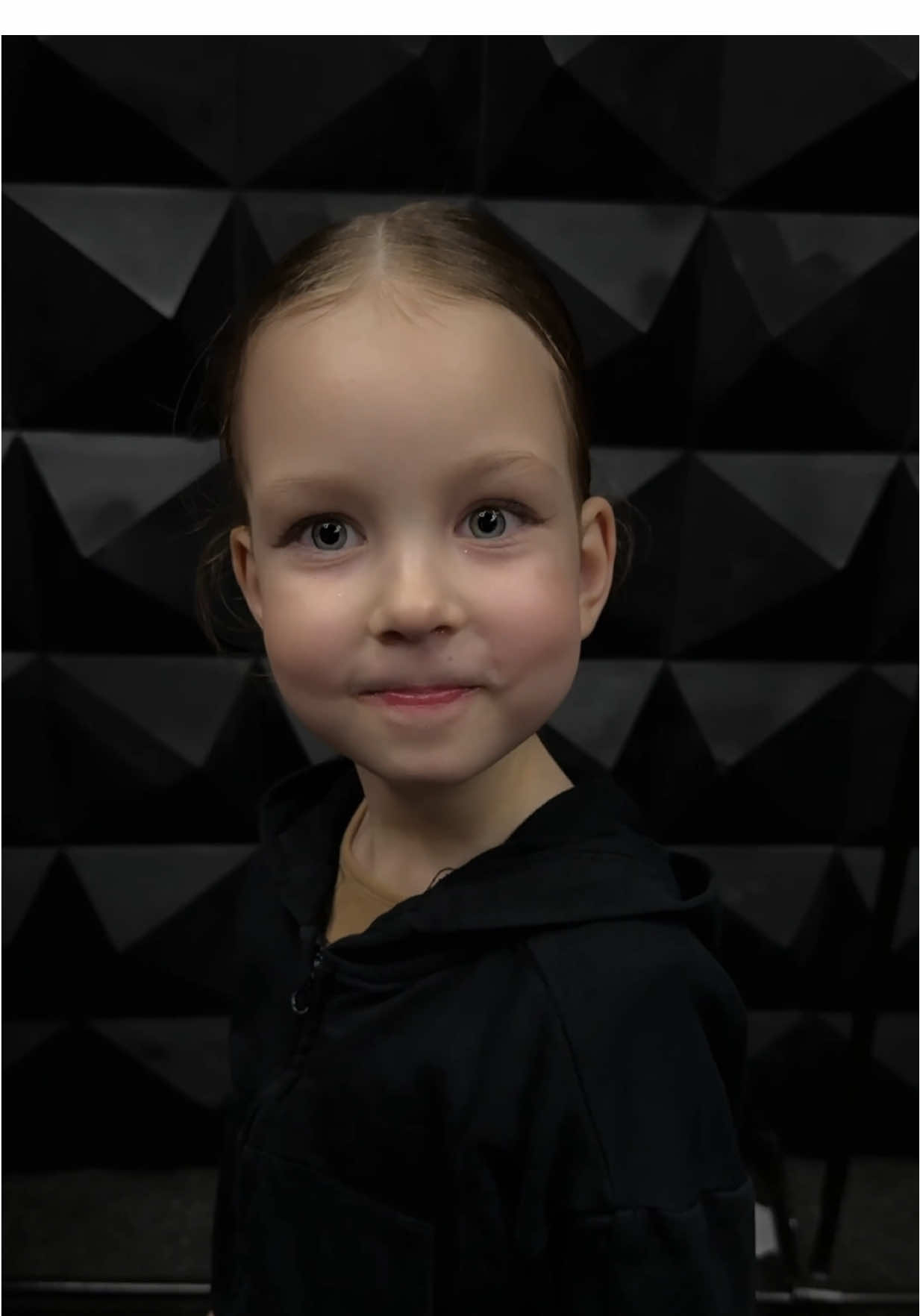 @UGC mom & kids Model