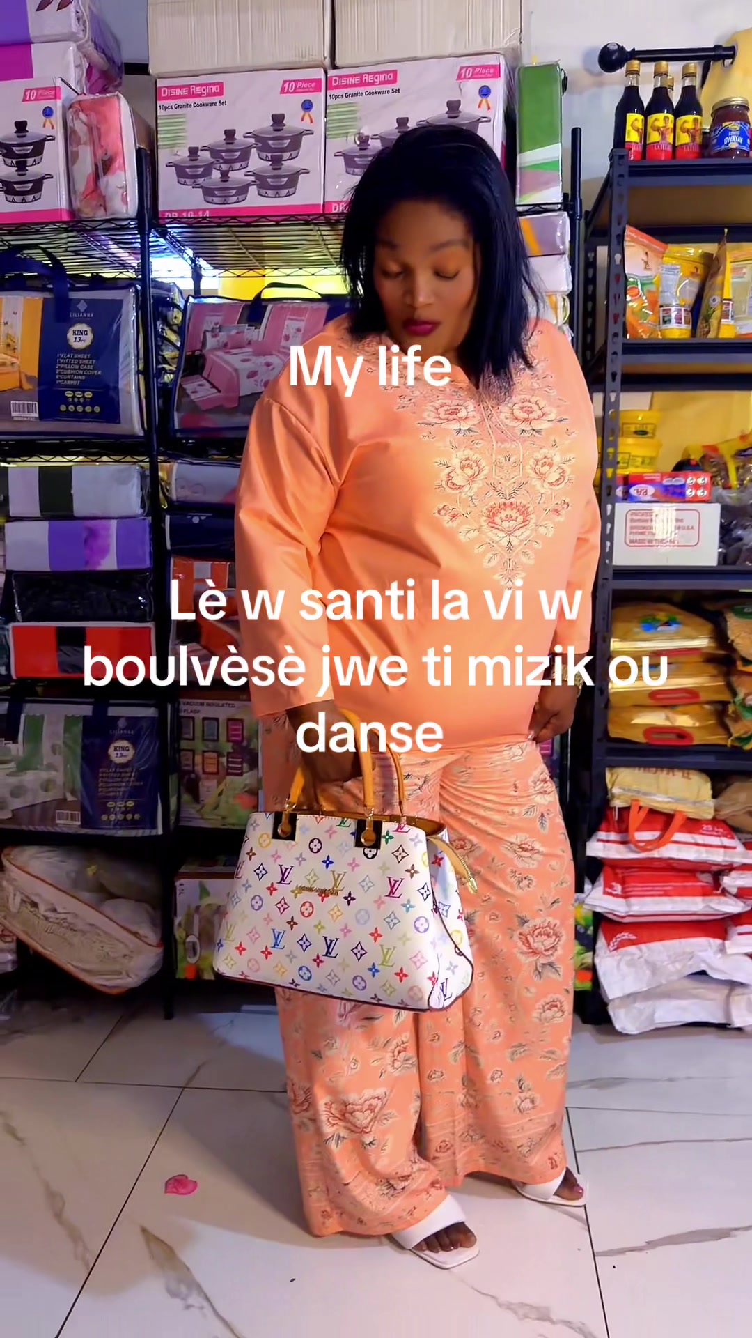 @glorias._boutique