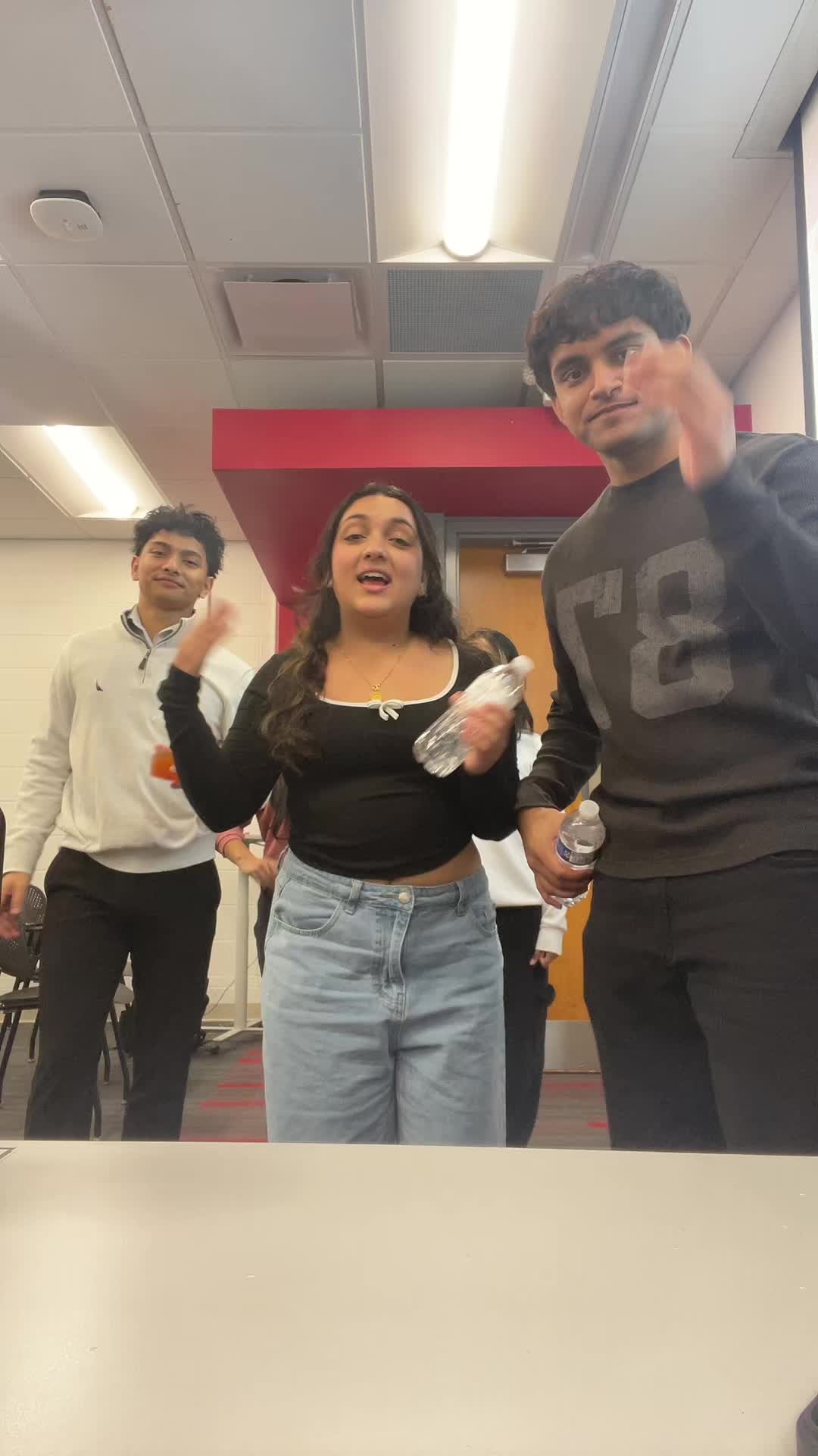@Abishaquienoiel