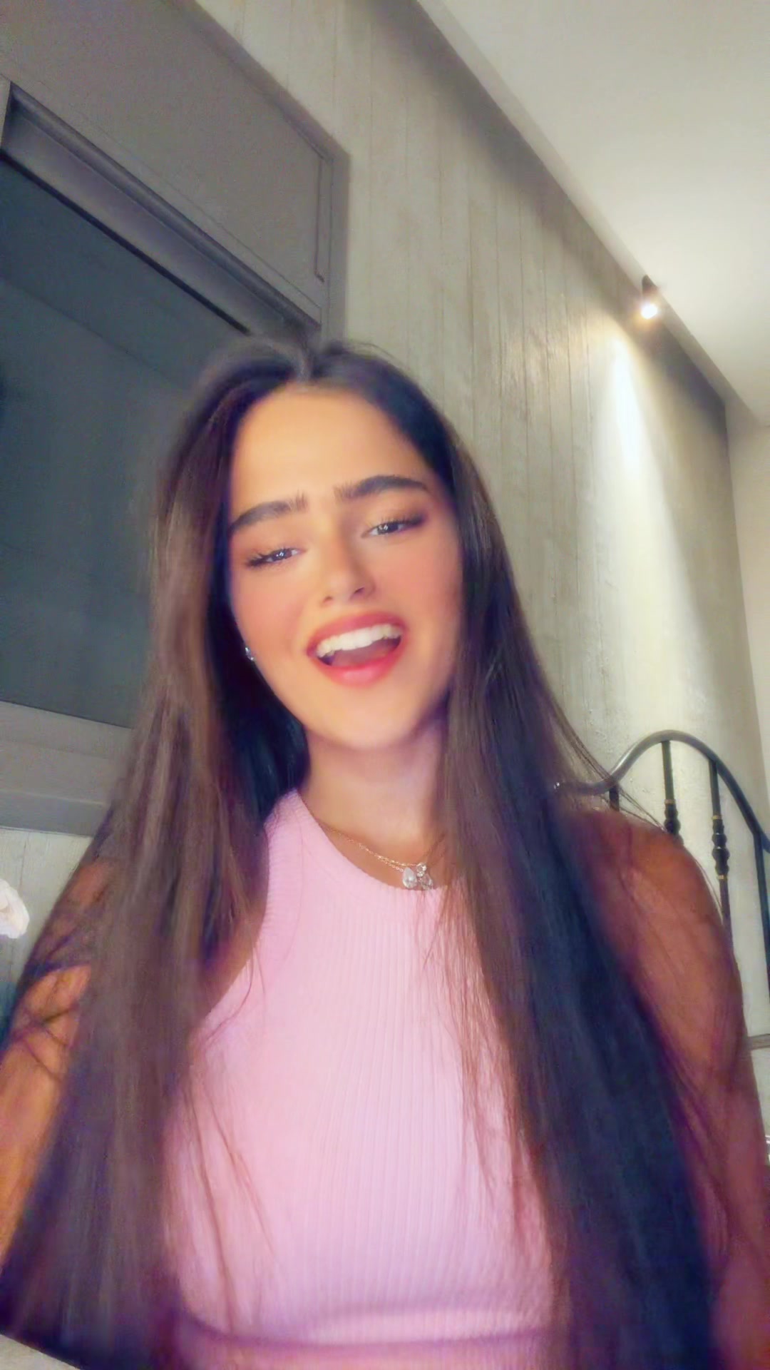 @שירז רחמין | מעצבת גבות וריסים