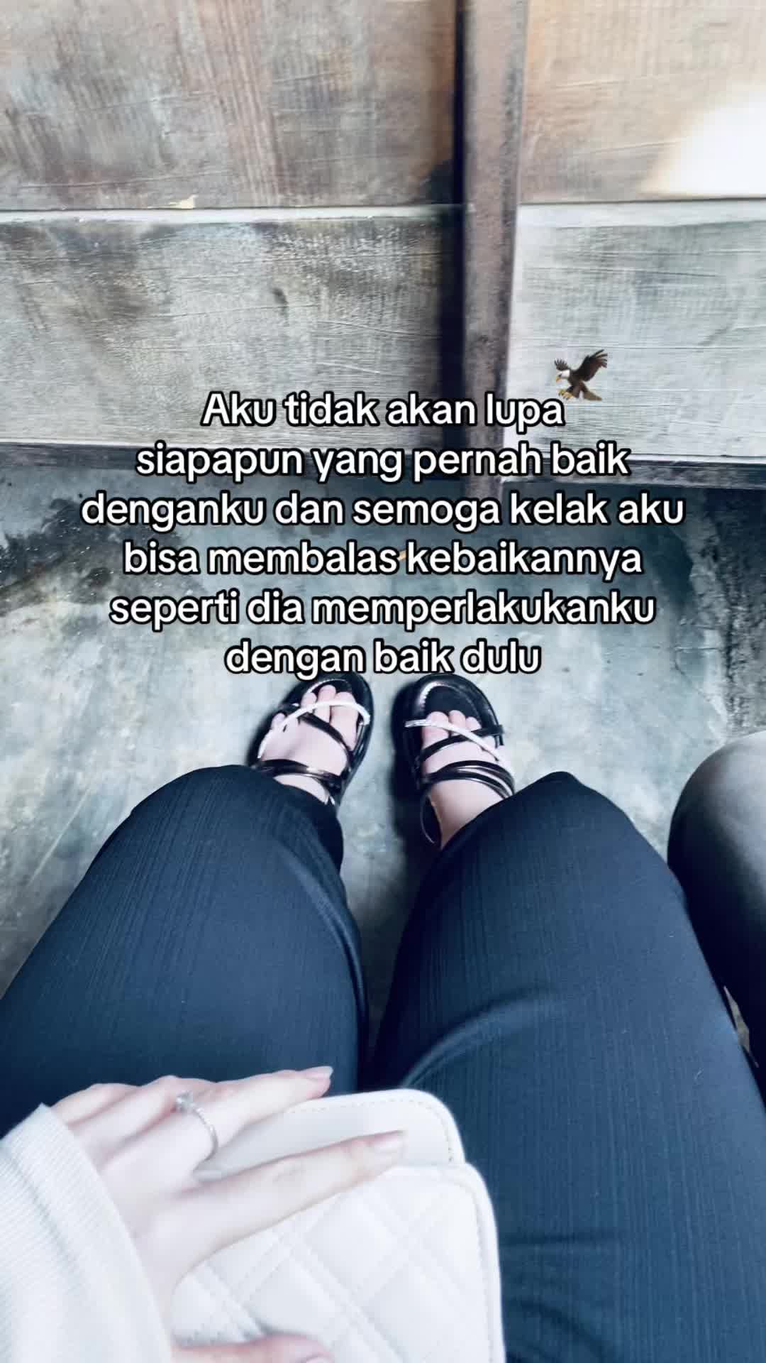 @🧟&zwj;♀️