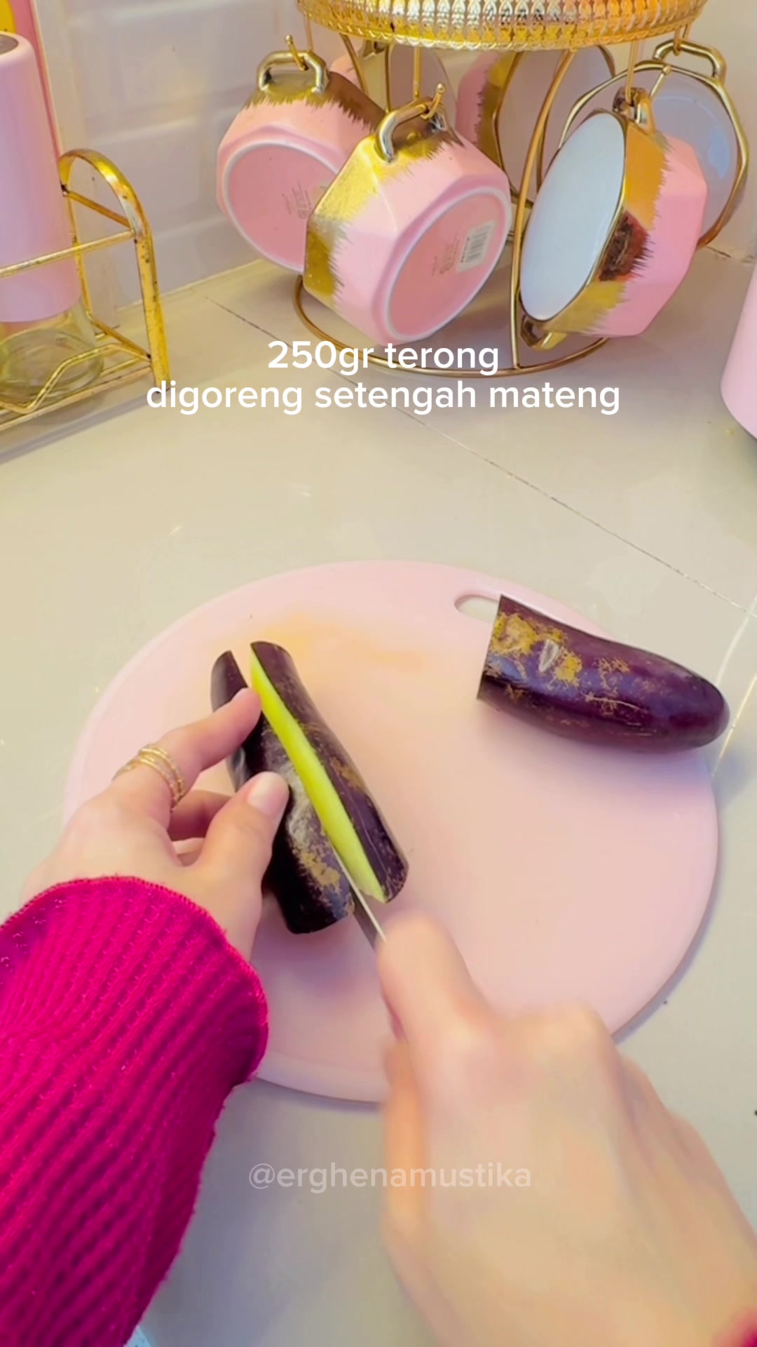 @IG : @erghenamustika