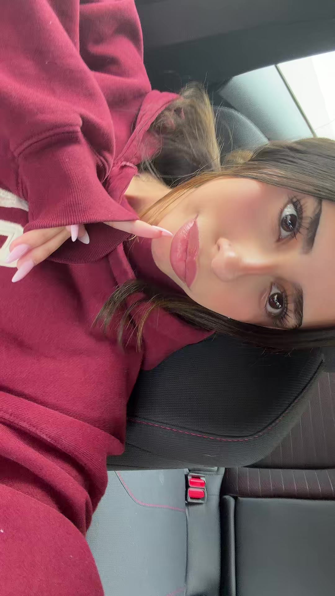 @bella