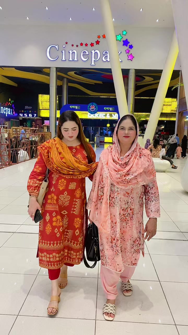 @Mahimalik🦋