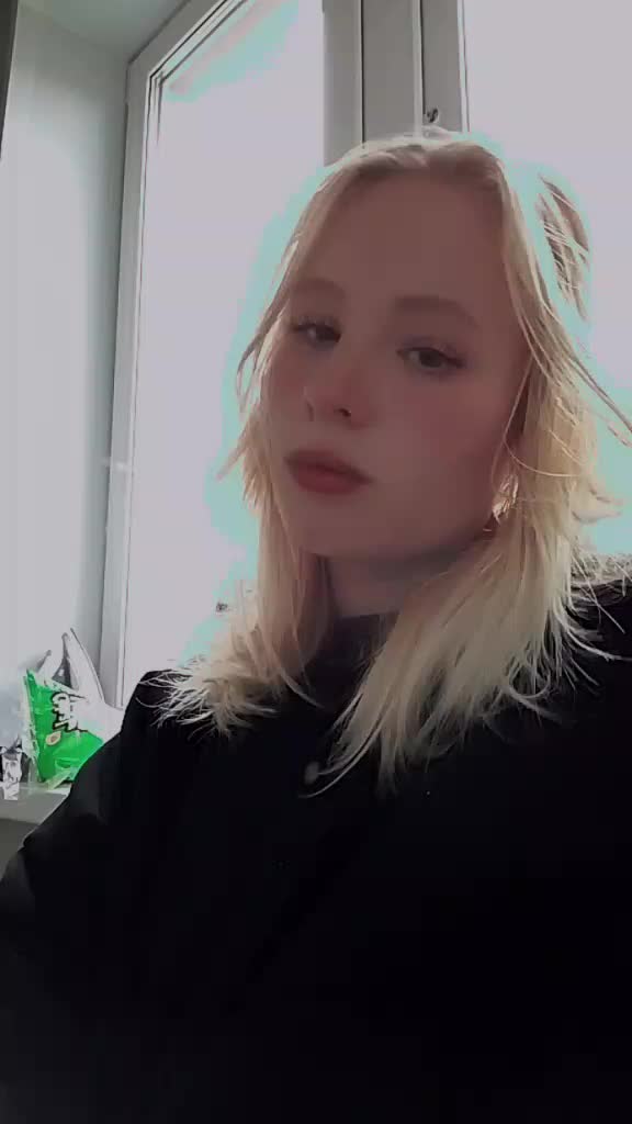 @Анютки🌛