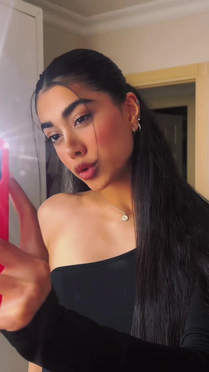 @roozhiina