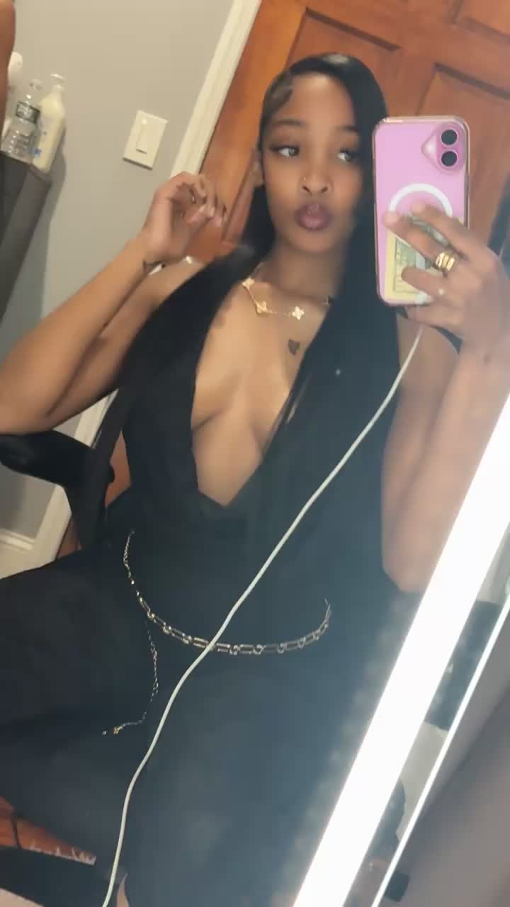@likkle_.pinkyy