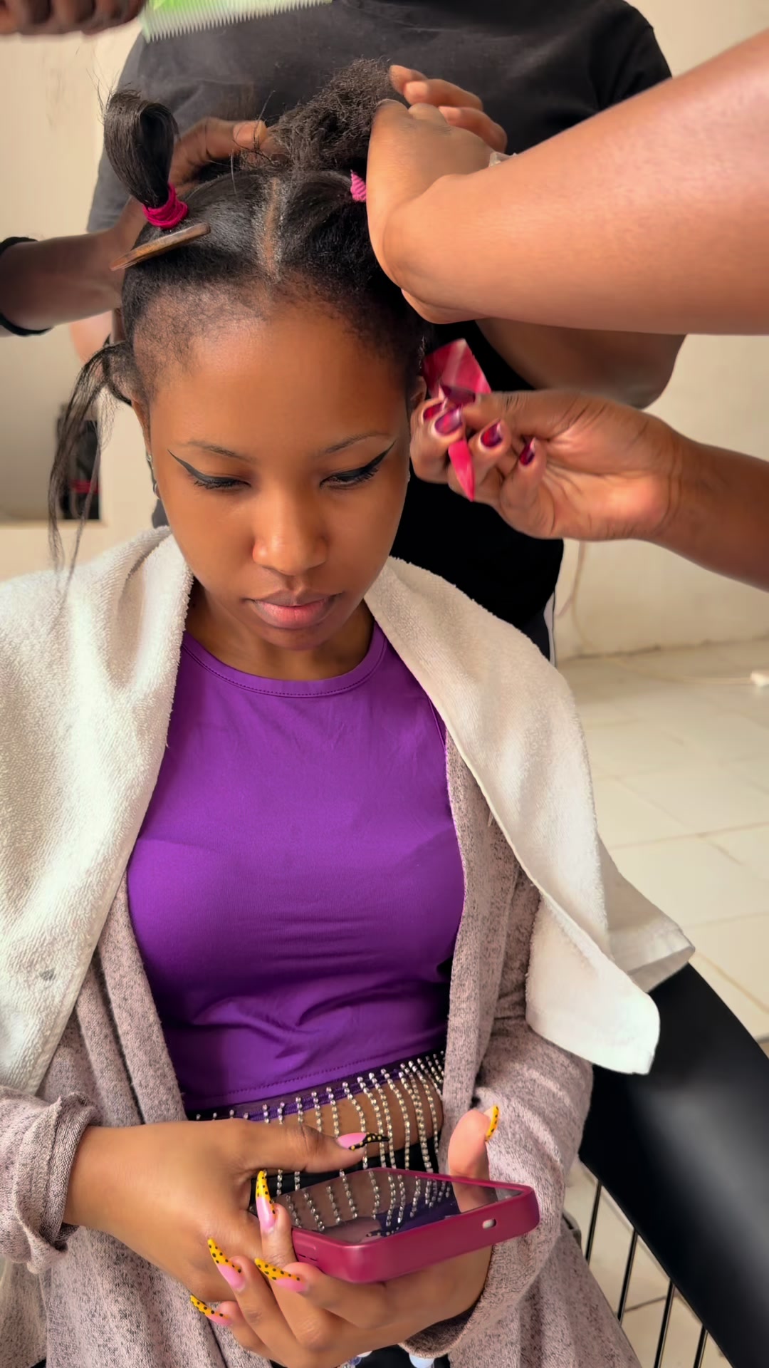 @GEECURLY SALON