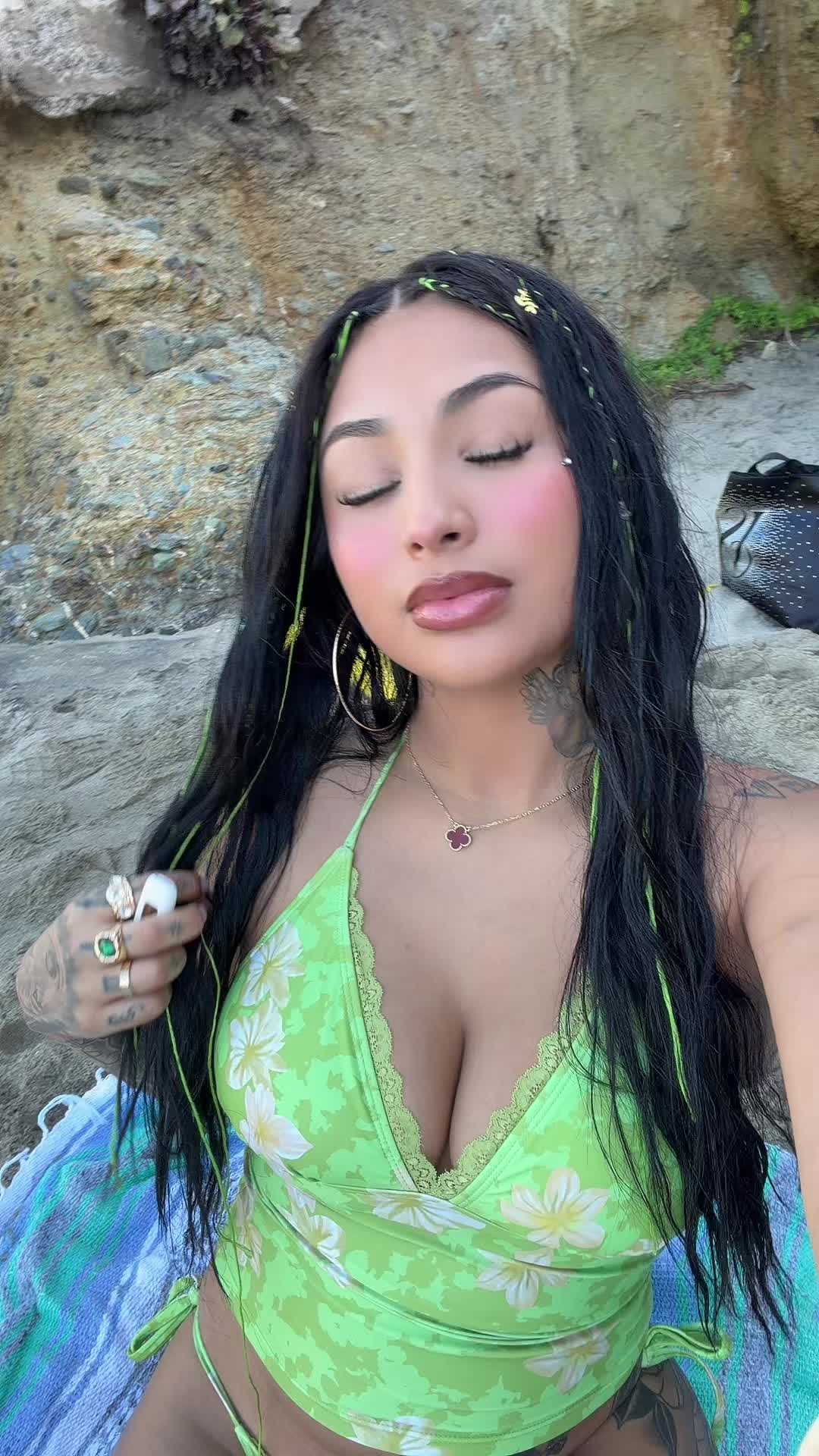 @Playgirllove