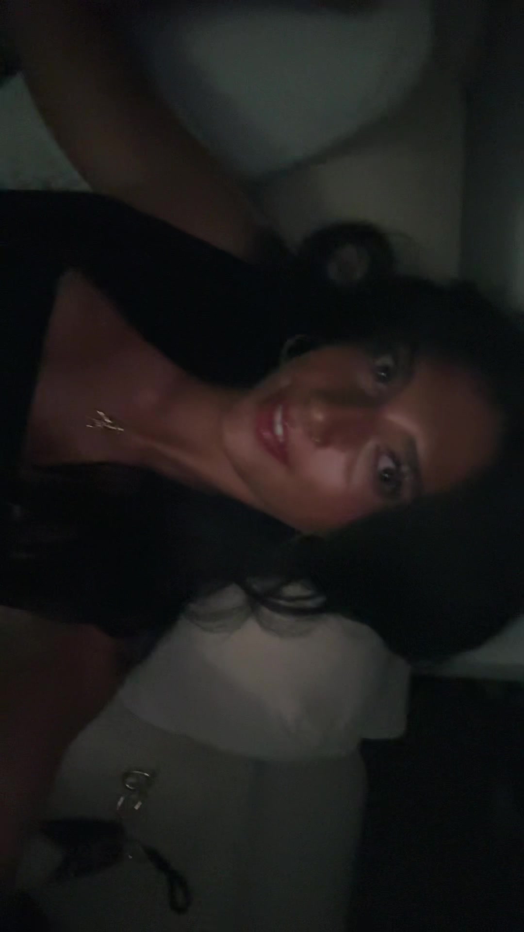 @bellaazelenskii