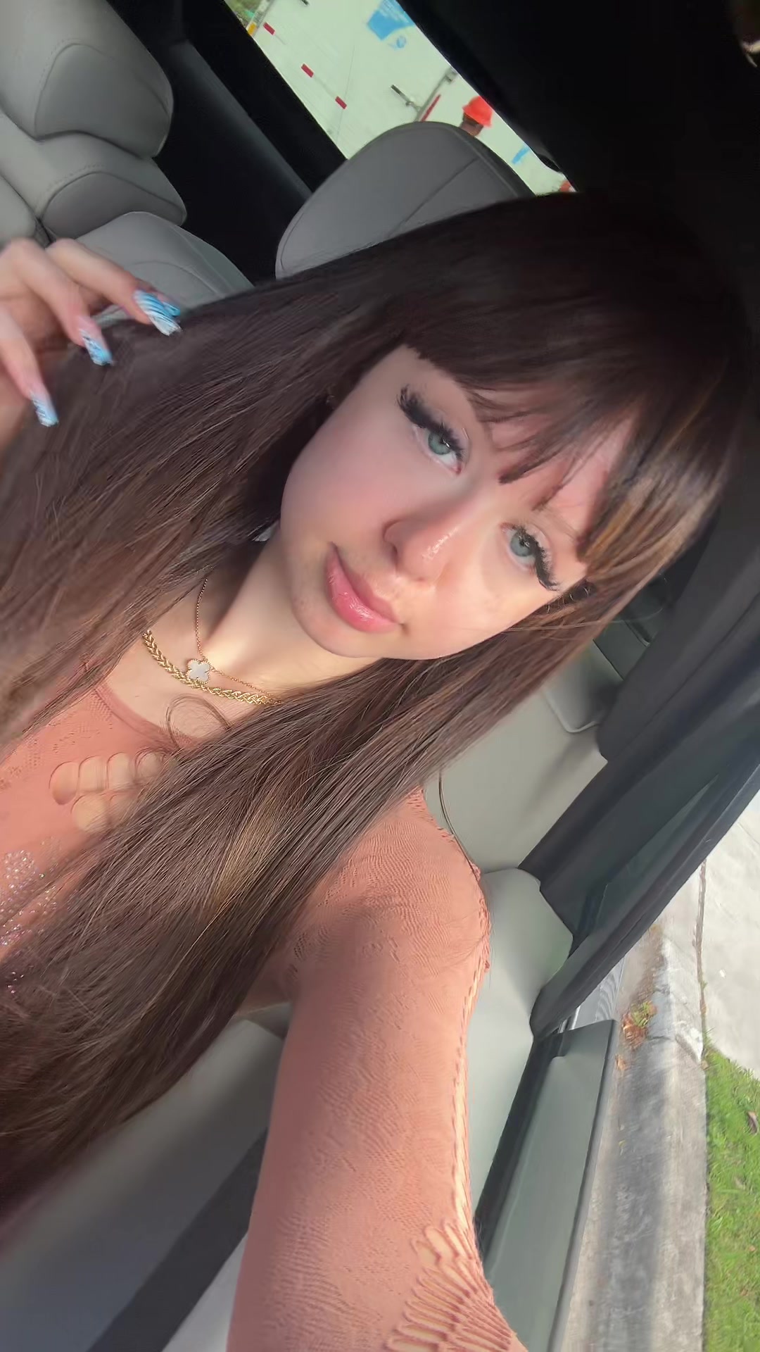 @juliaminaj