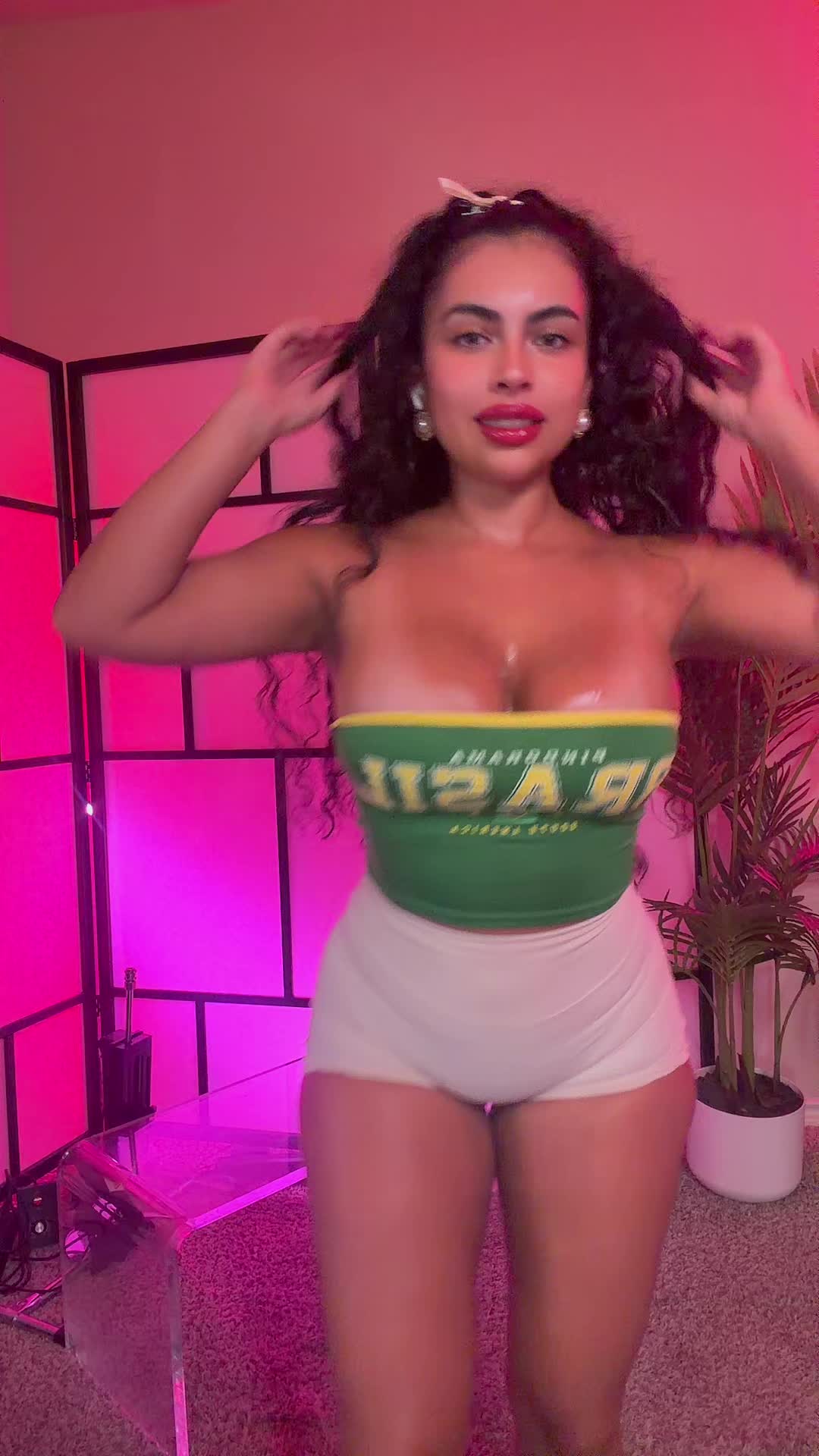 @chavellasexy