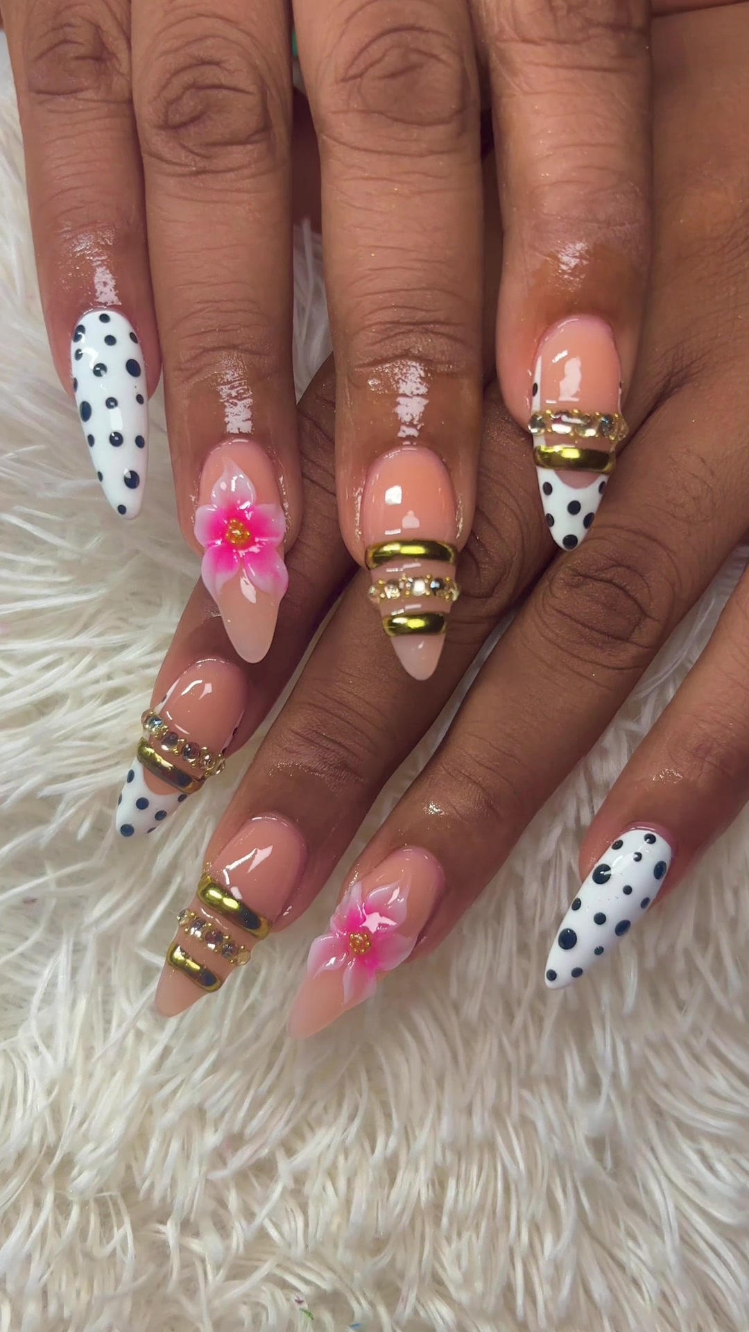 @Nicky the nail artist