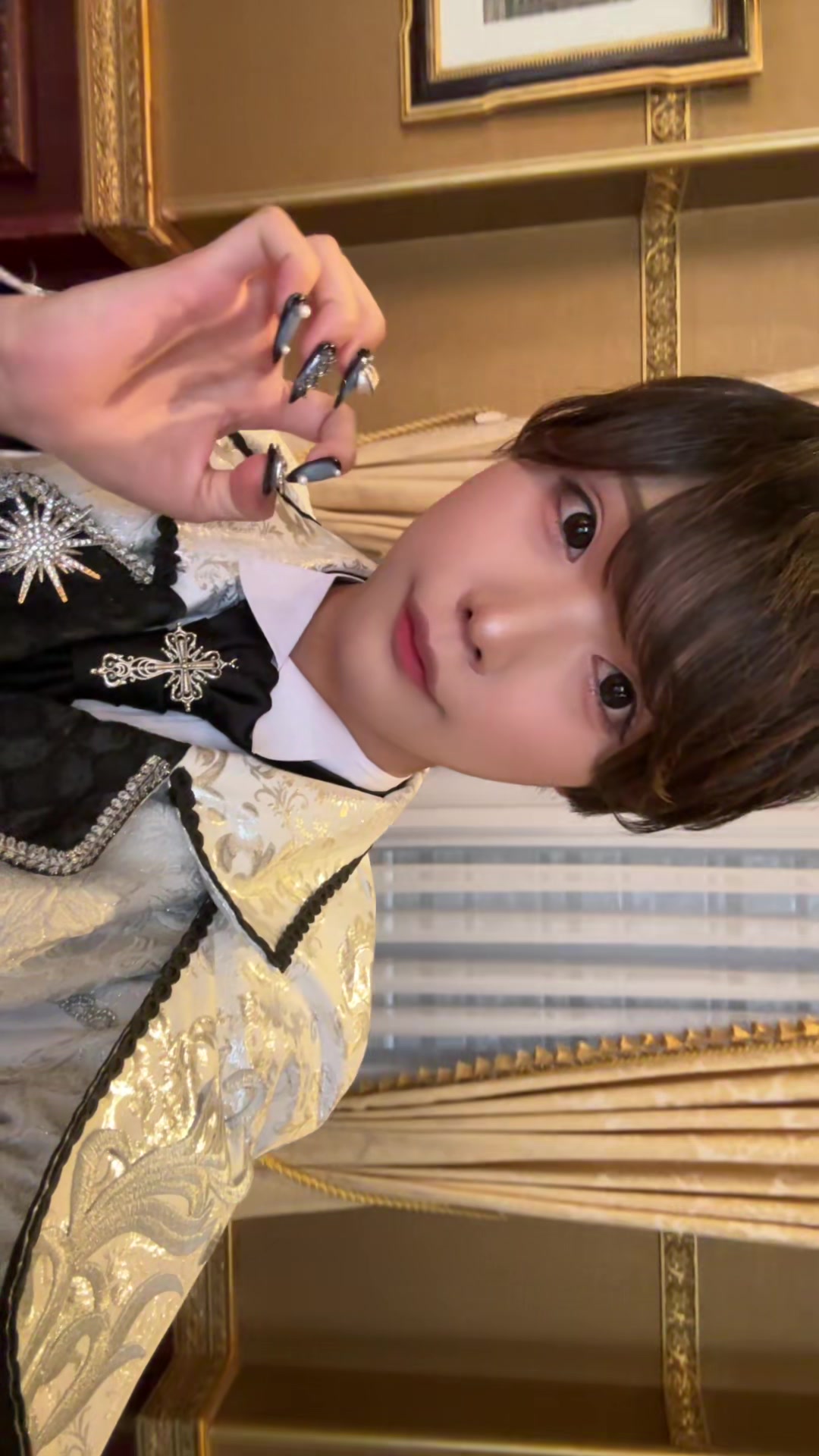 @しゅん