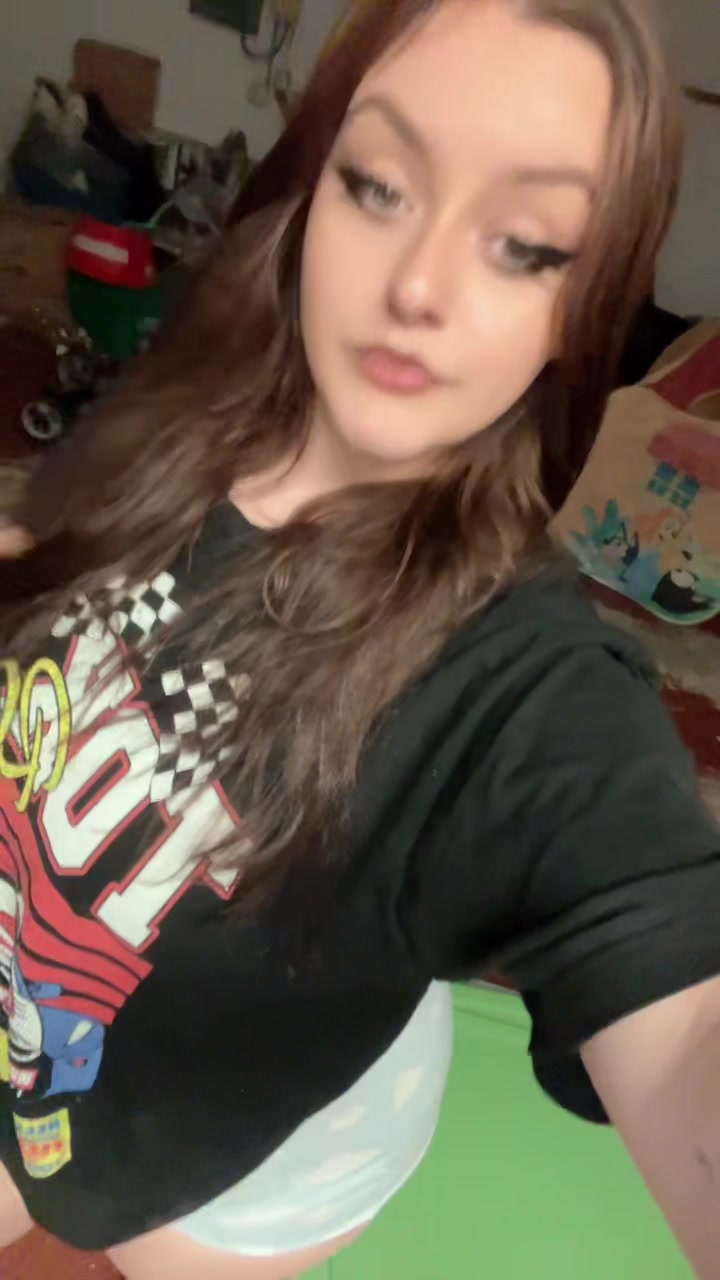 @Freaky fairy🧚♀️💋🫰