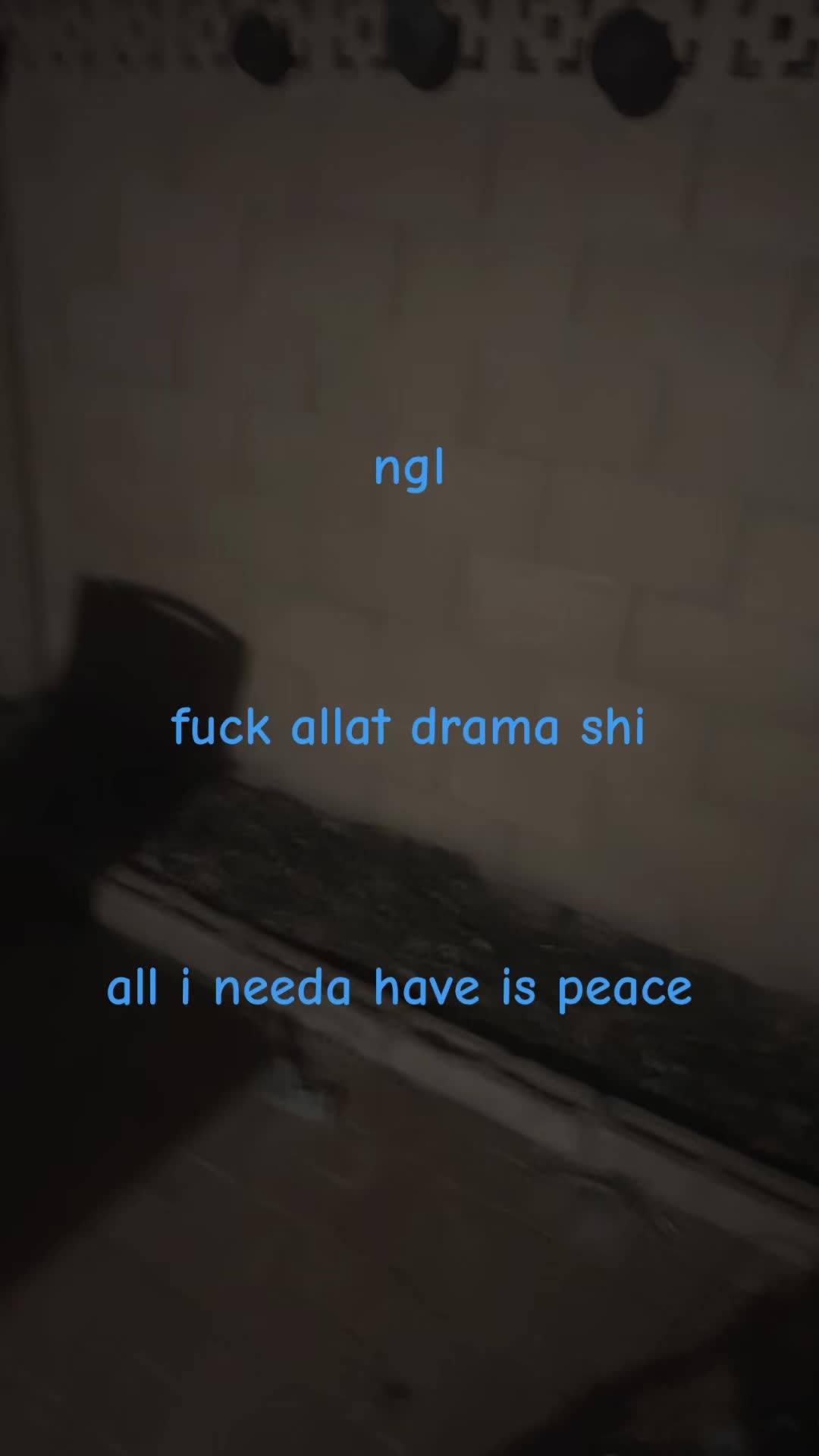 @937