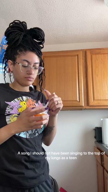@melodiiesplease