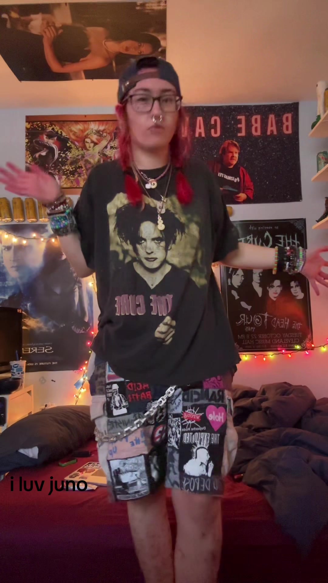@armless.cum.circle