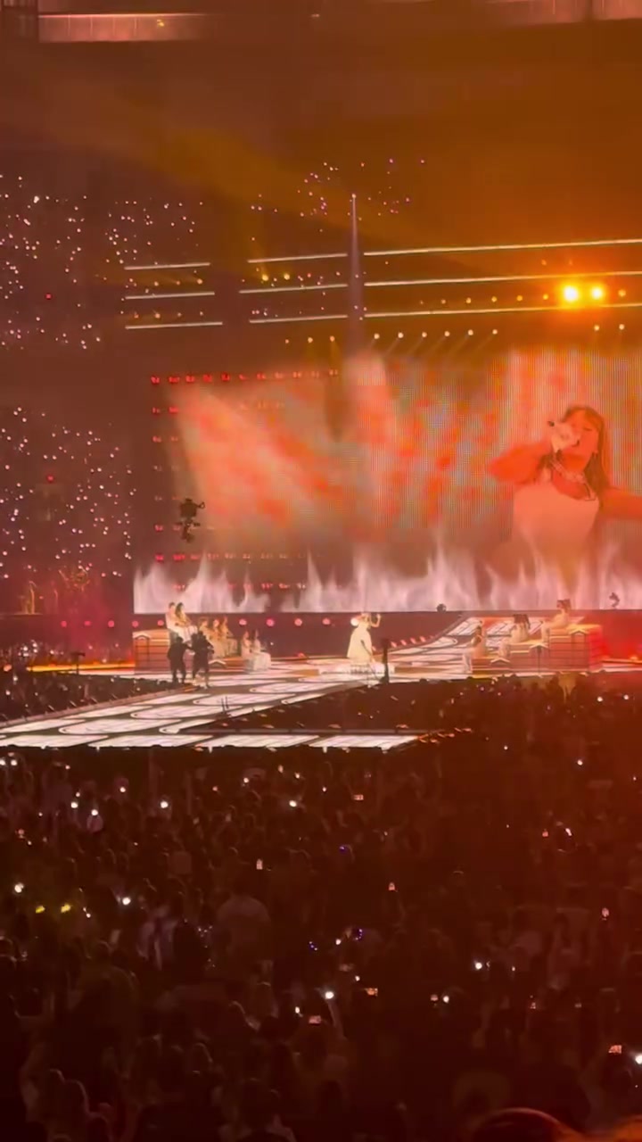 @𓂃꙳⋆videos from the eras tour