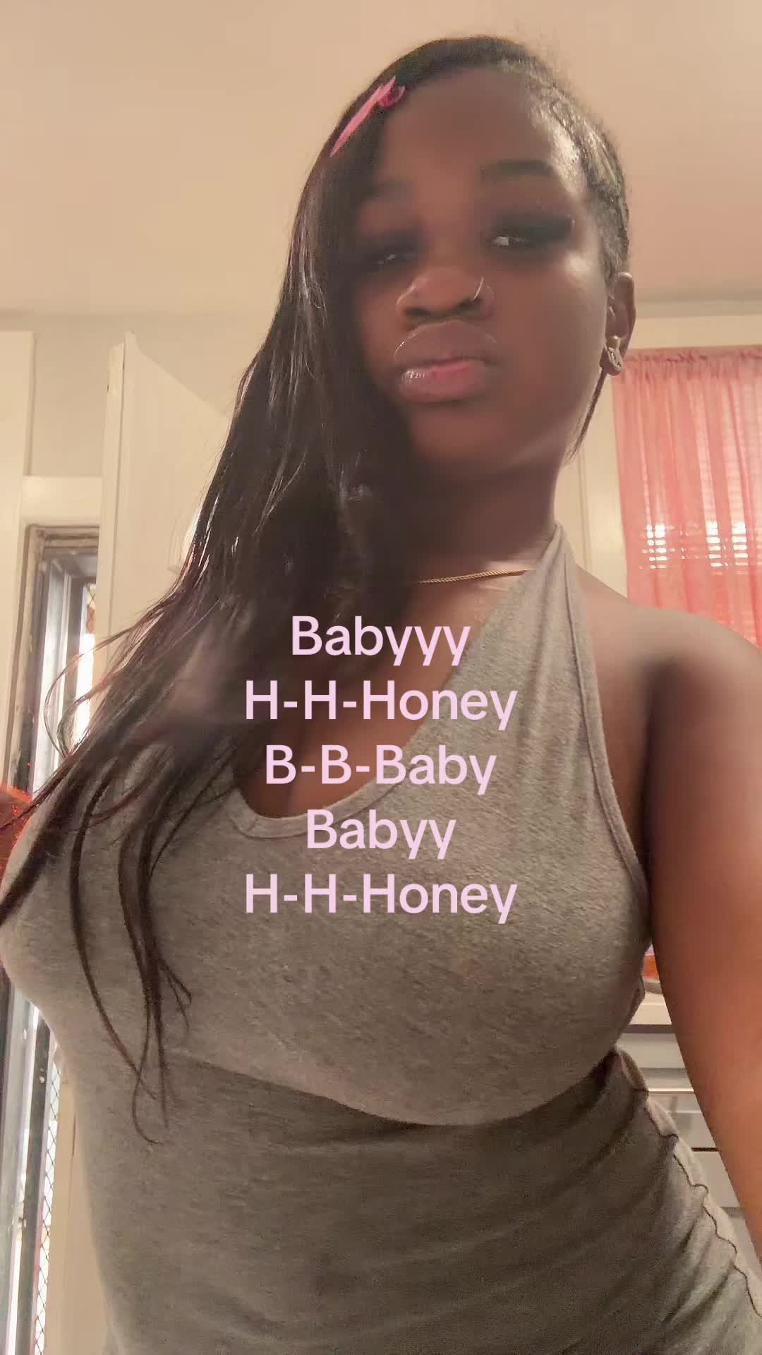 @nefertitixoxo