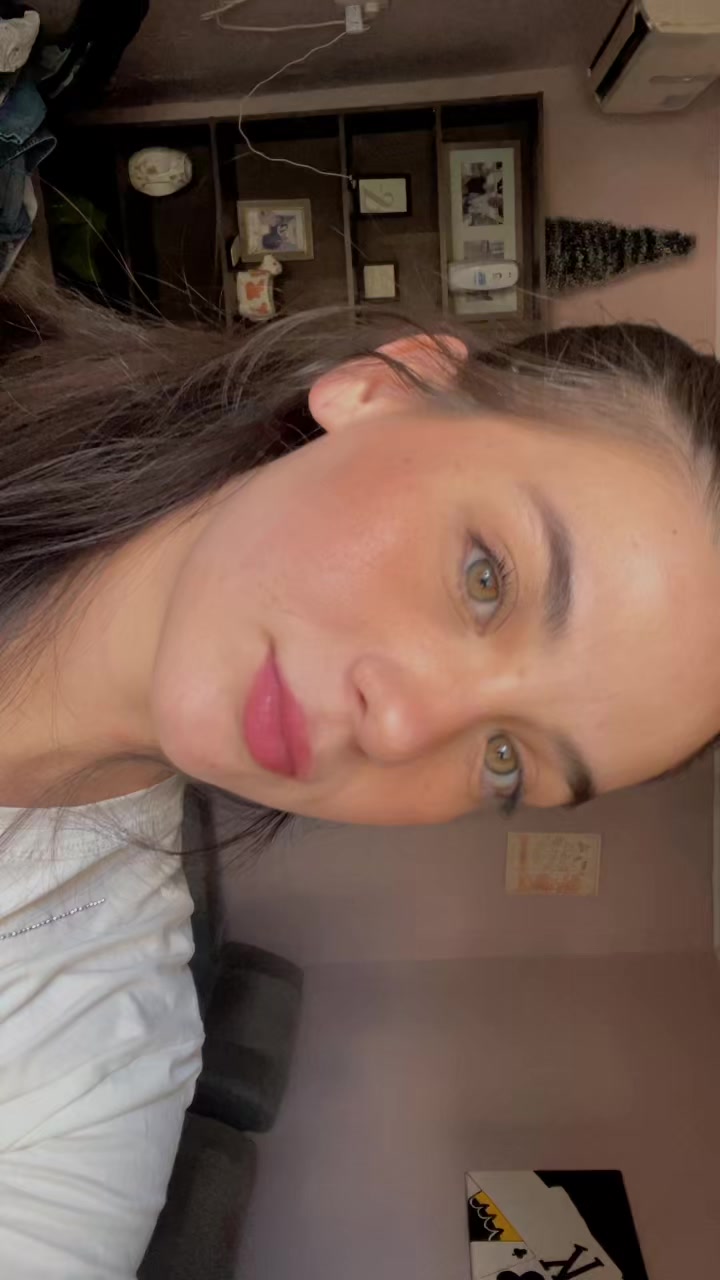 @Larita✨