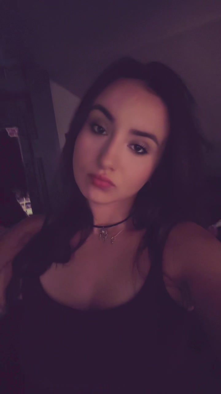 @zoejanesones