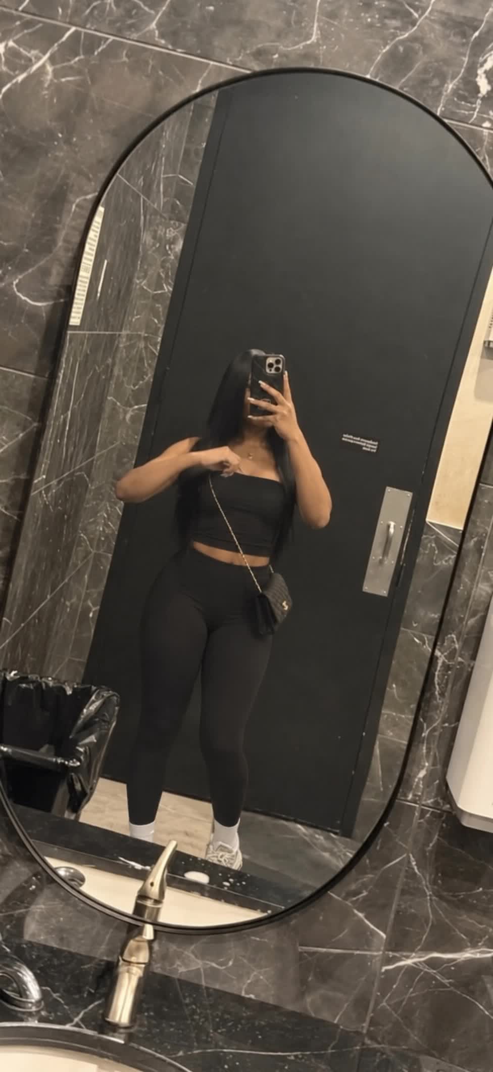 @TheeGiamonet