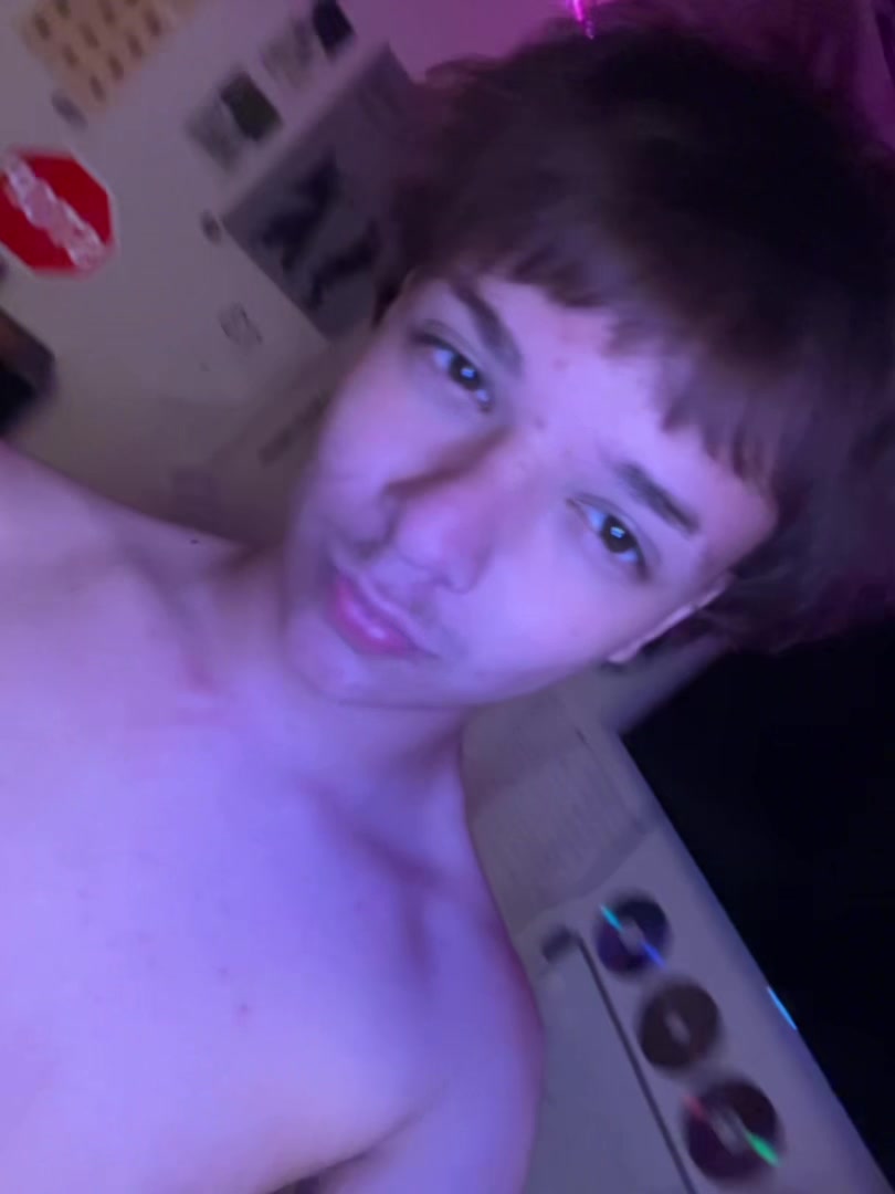 @zestybestie