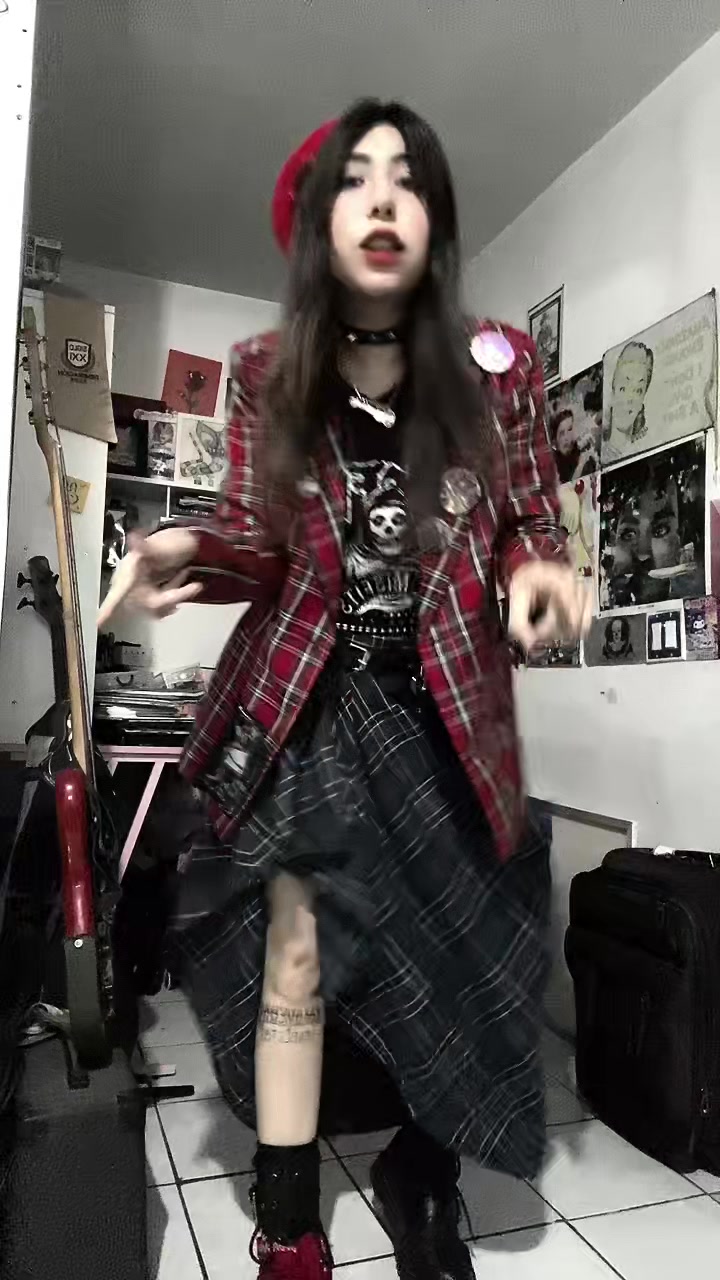 @⛤PUNK GIRL ⛤