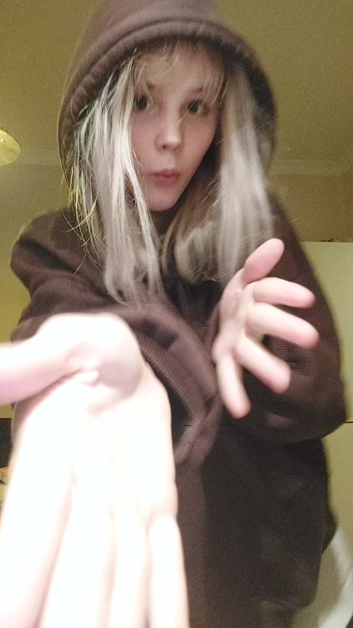 @аня